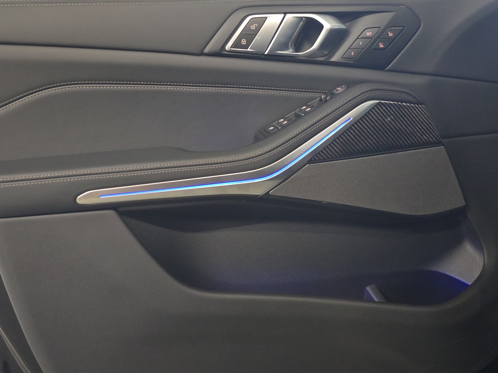 BMW X5 xDrive 48V M60i M Sport Pro Steptronic-image-17