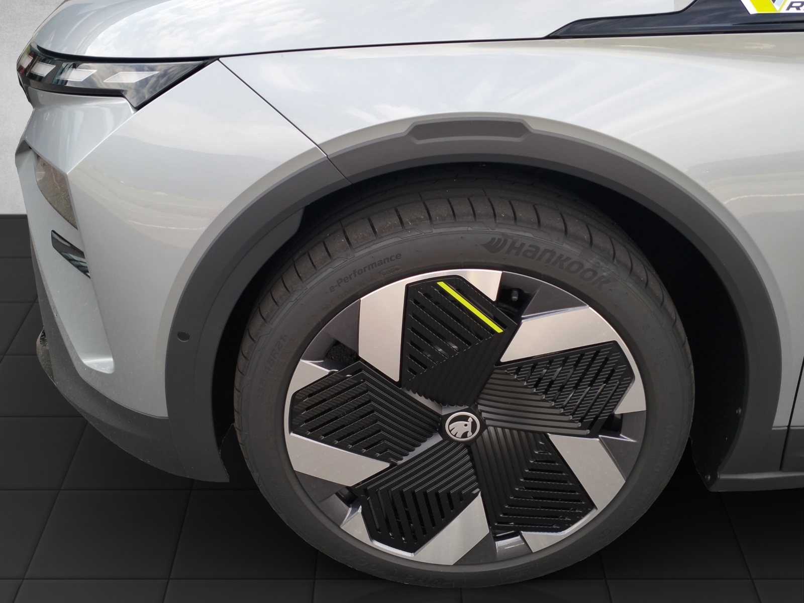 SKODA Elroq RS 4x4-image-11
