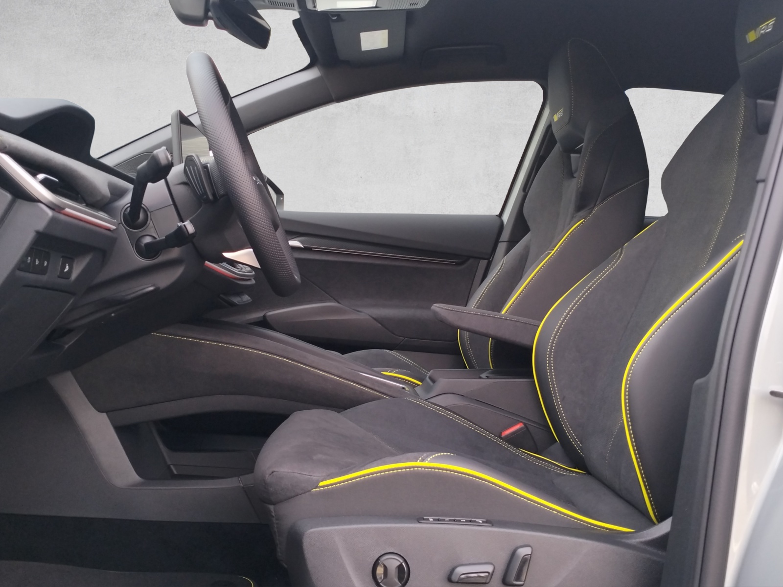 SKODA Elroq RS 4x4-image-7