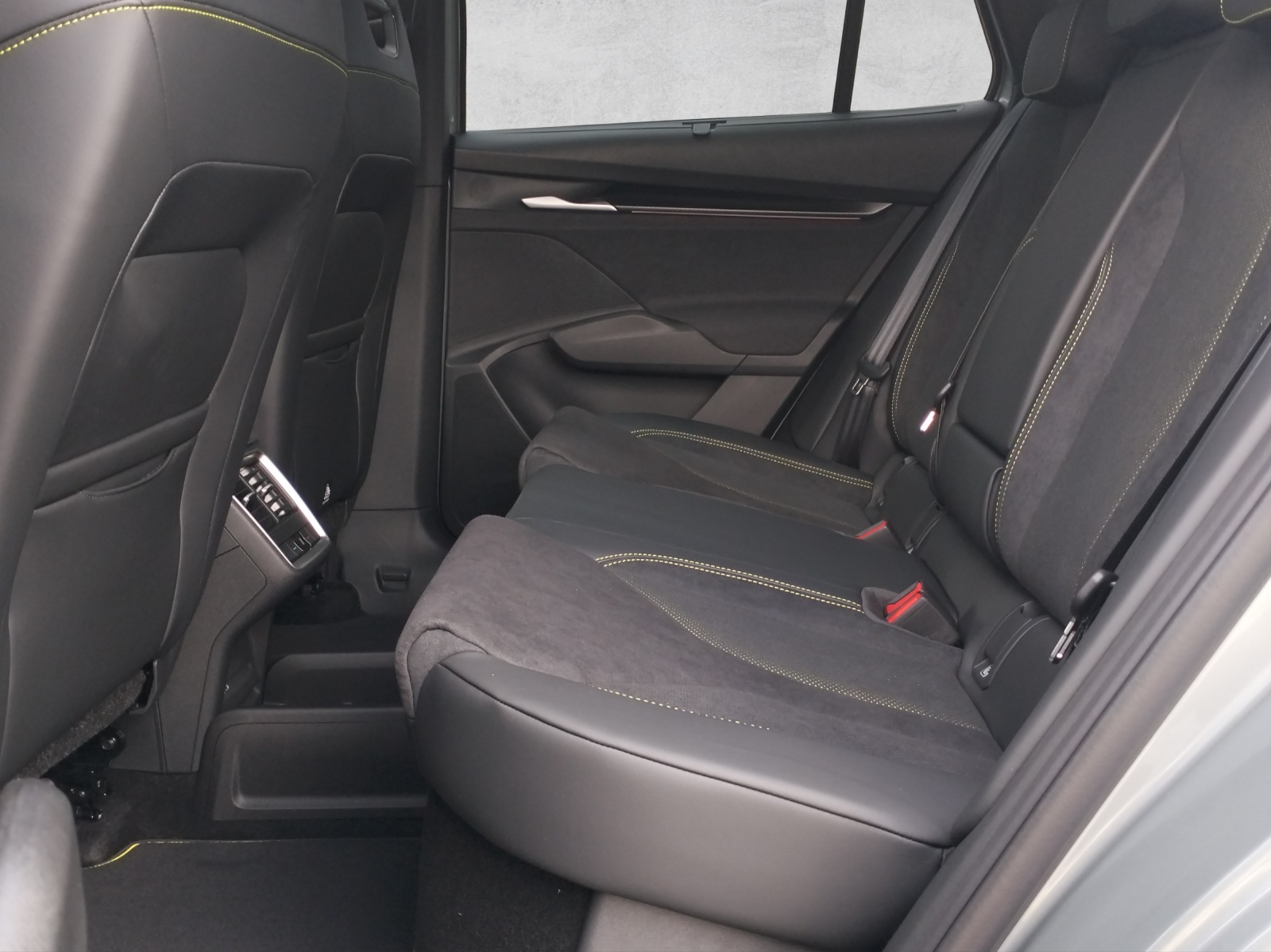 SKODA Elroq RS 4x4-image-8