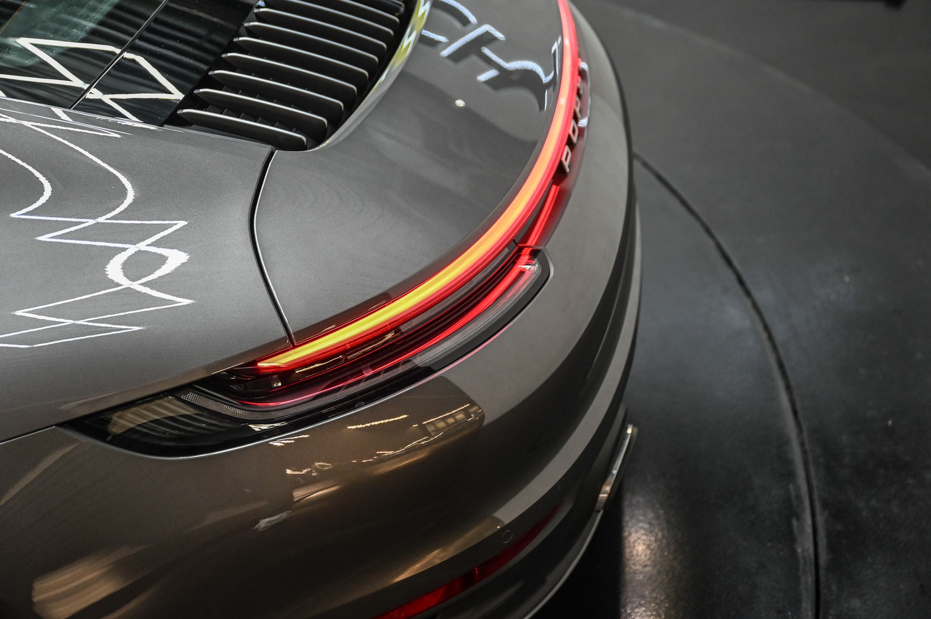 PORSCHE 911 Carrera 4 PDK-image-15