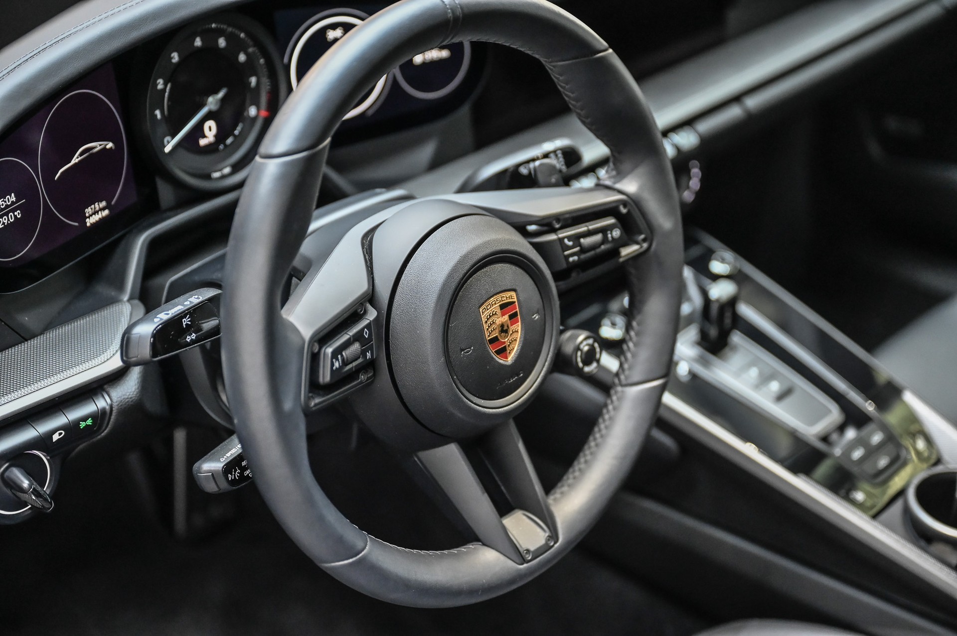 PORSCHE 911 Carrera 4 PDK-image-23
