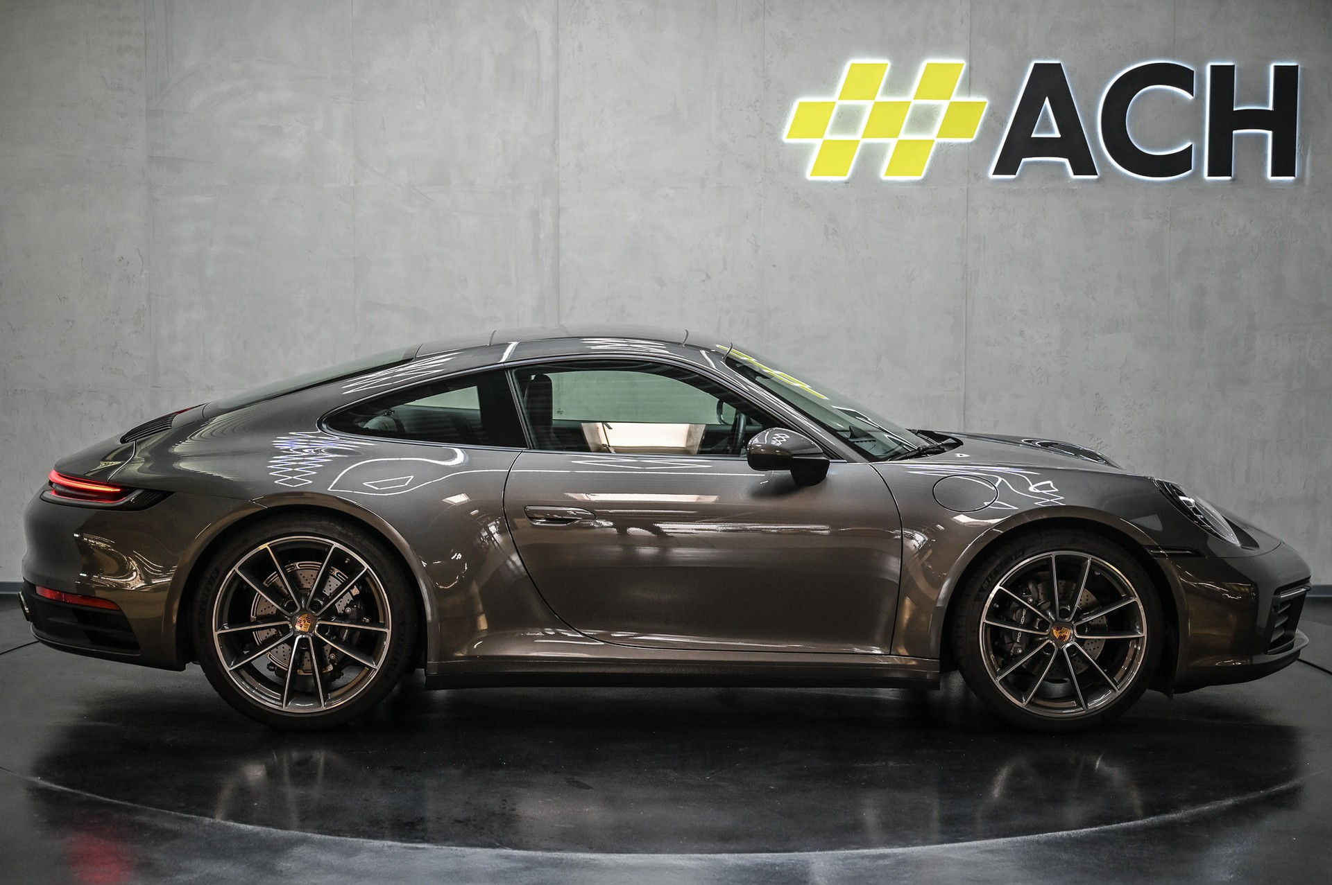 PORSCHE 911 Carrera 4 PDK-image-10