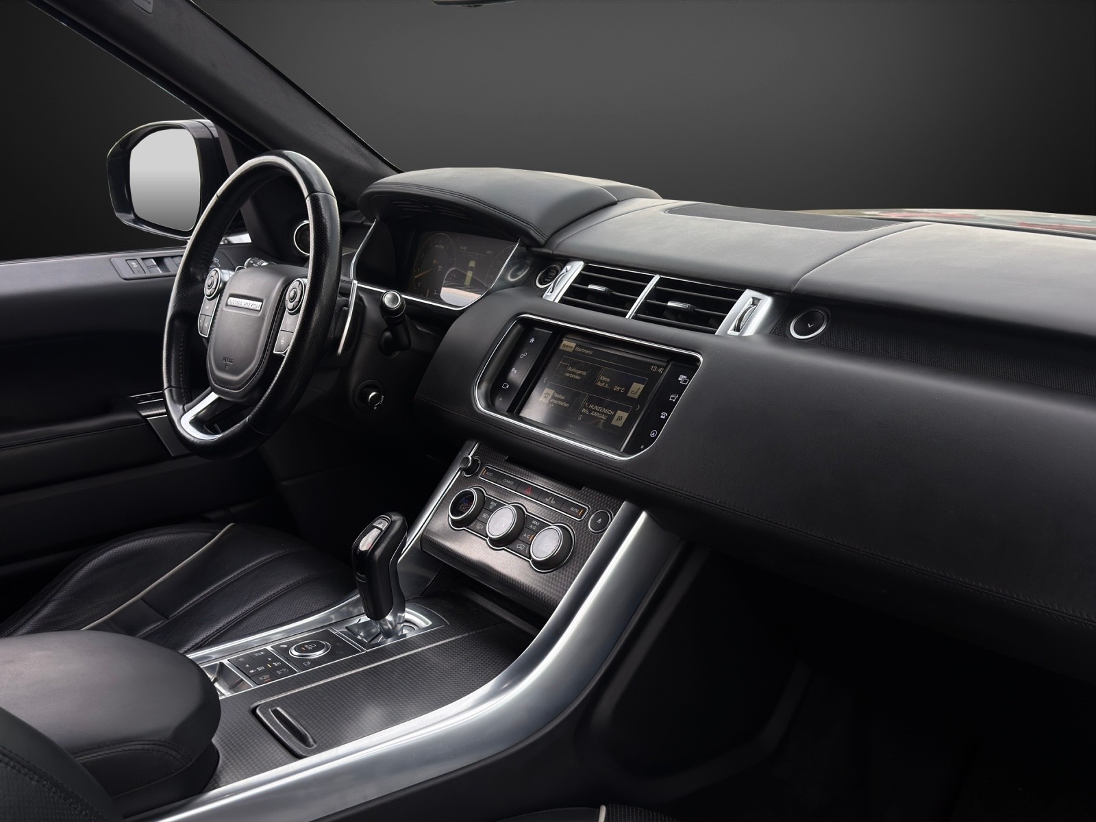 LAND ROVER Range Rover Sport 5.0 V8 SVR mit 550 PS-image-9