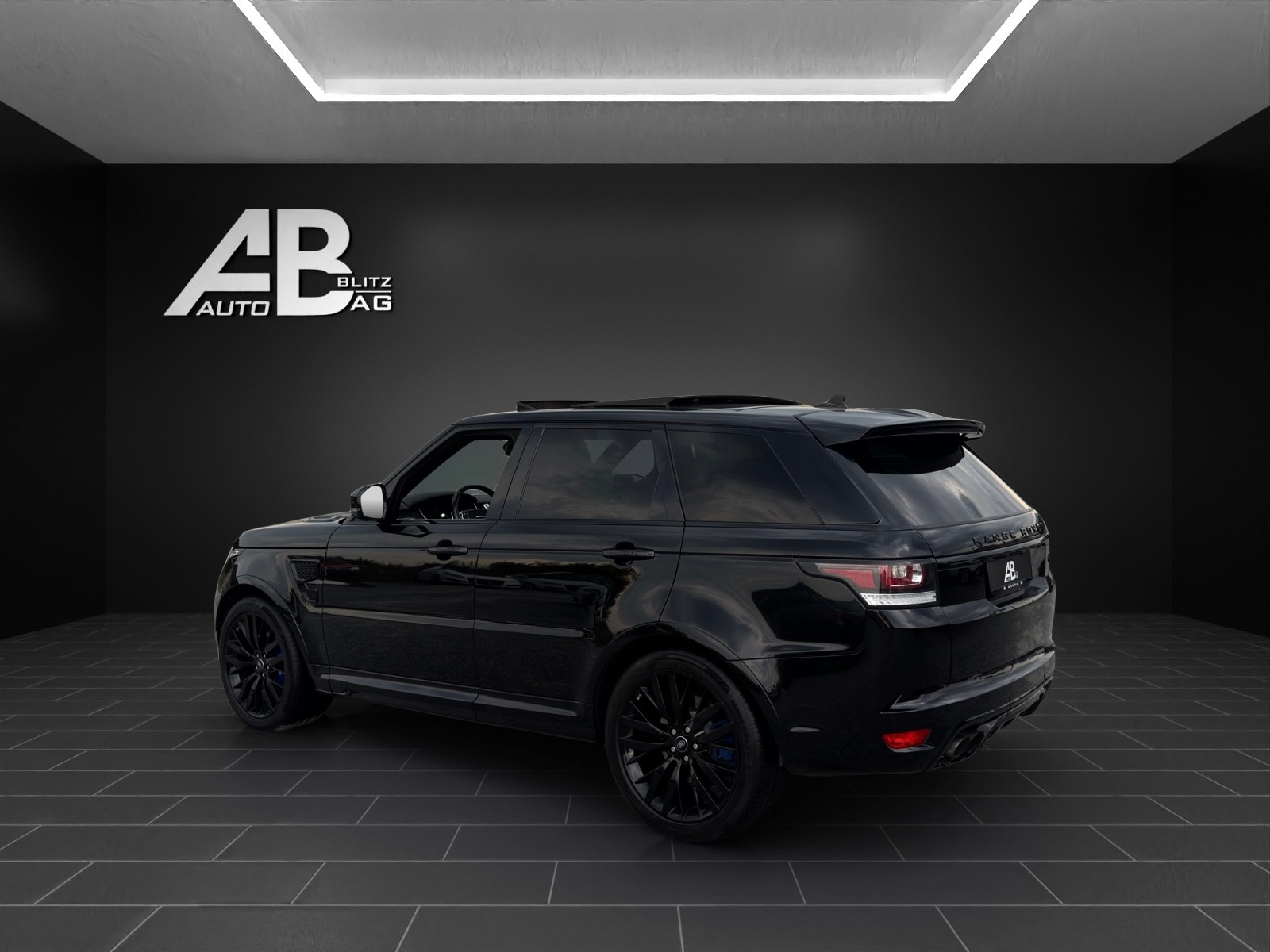 LAND ROVER Range Rover Sport 5.0 V8 SVR mit 550 PS-image-2