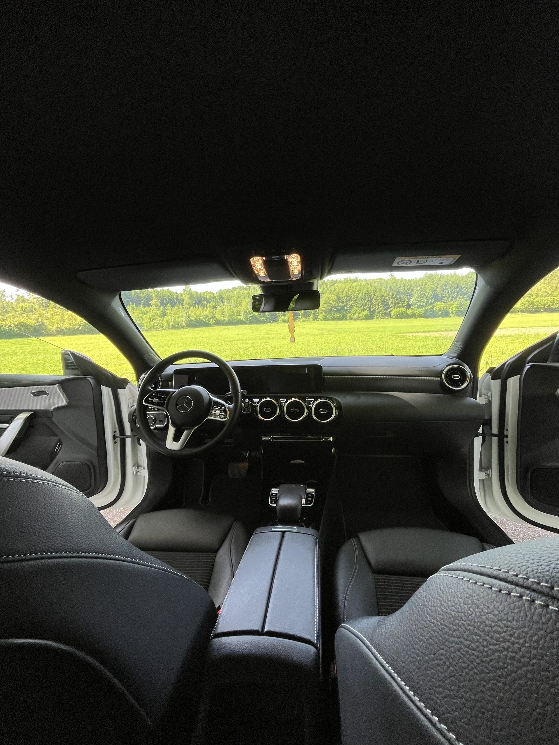 MERCEDES-BENZ CLA 180-image-4