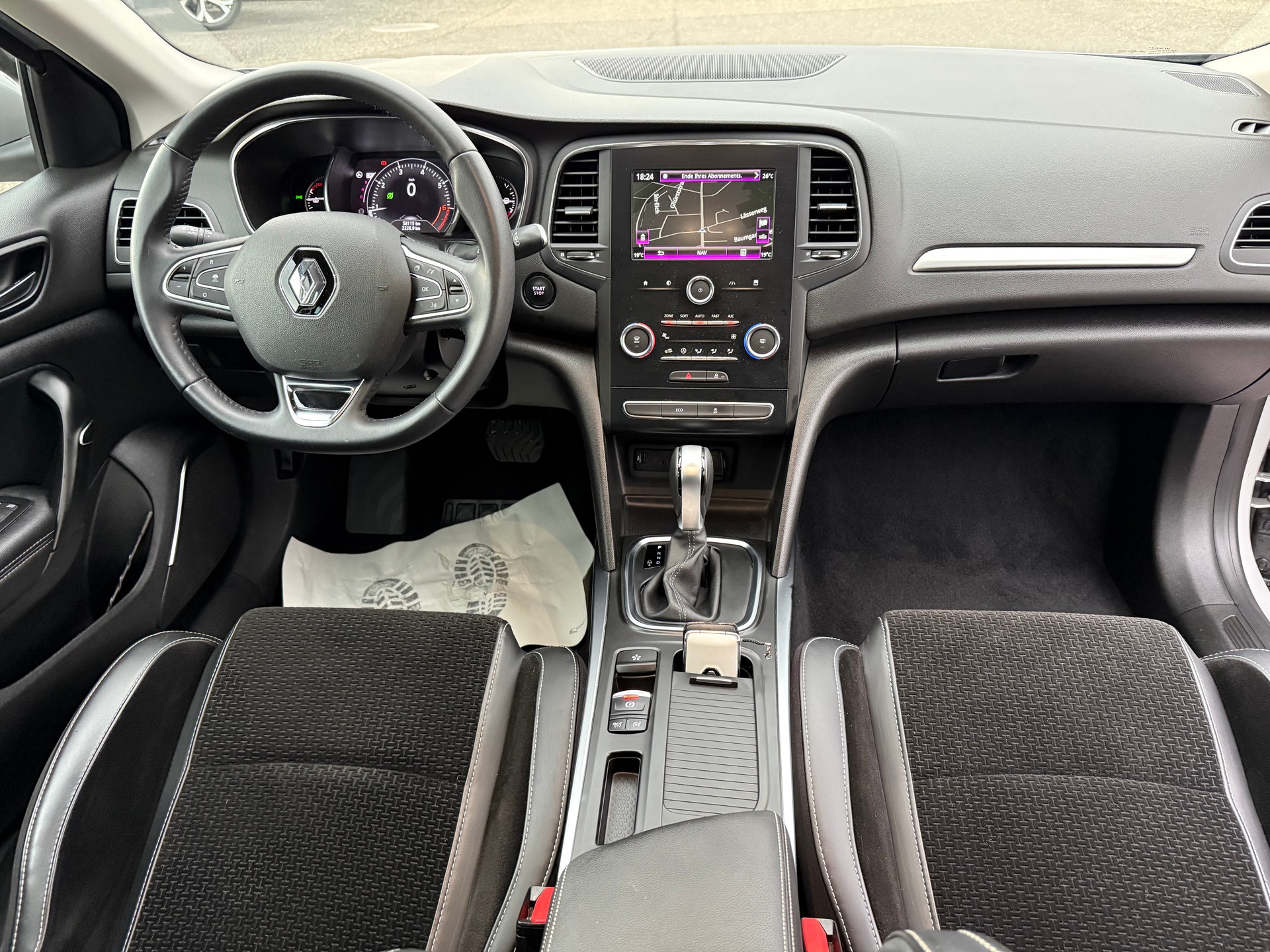 RENAULT Mégane Grandtour 1.3 16V Turbo GT Line EDC-image-8