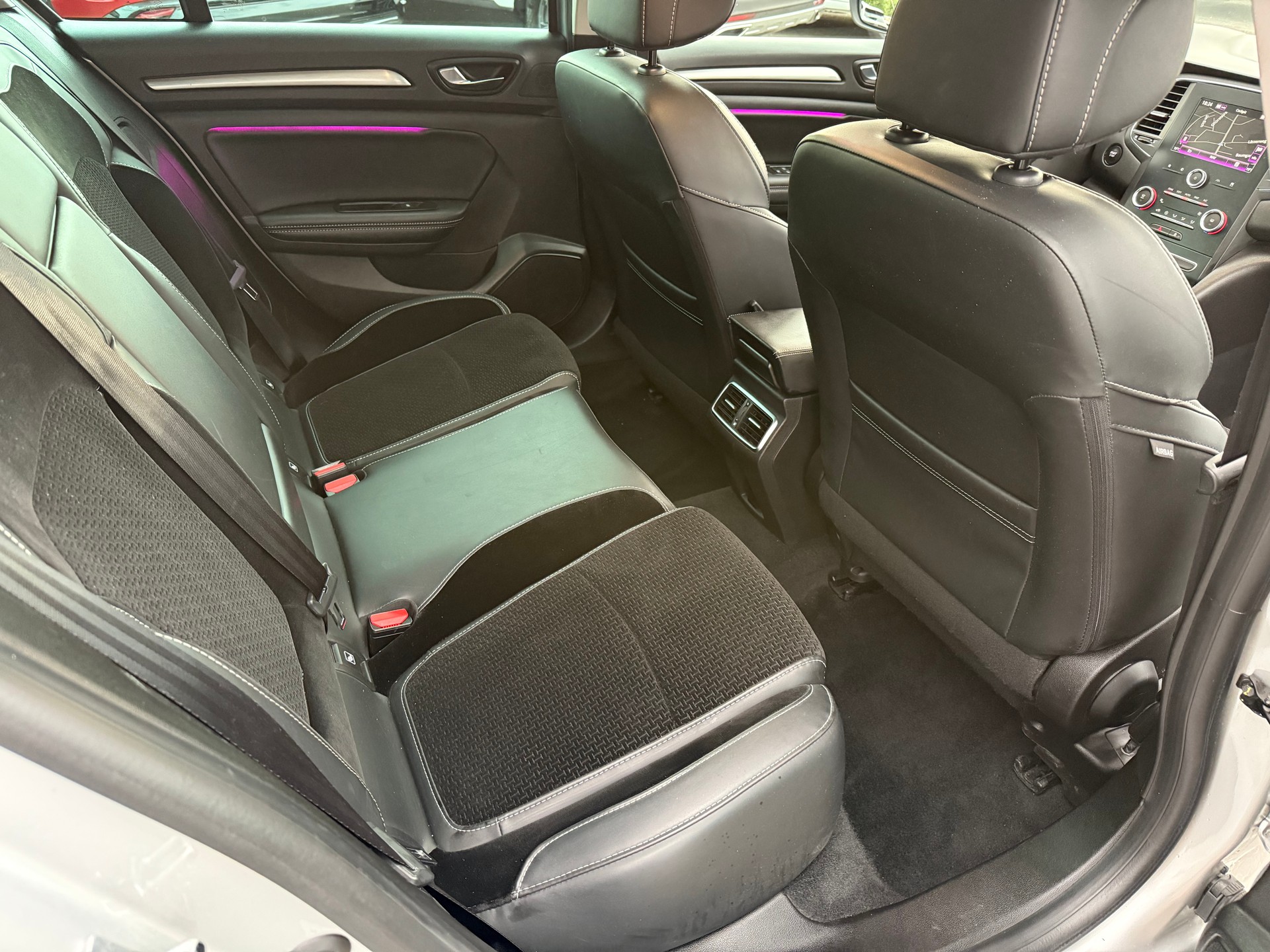 RENAULT Mégane Grandtour 1.3 16V Turbo GT Line EDC-image-11