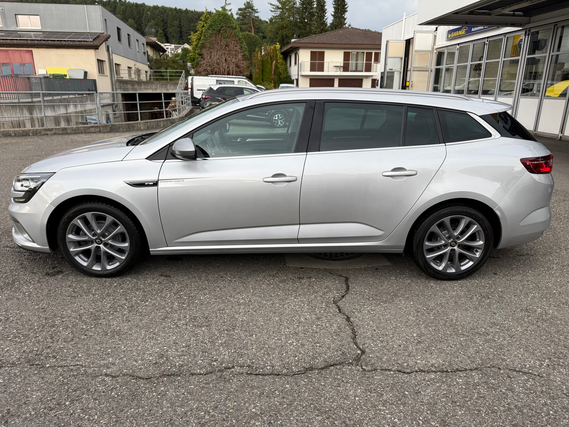 RENAULT Mégane Grandtour 1.3 16V Turbo GT Line EDC-image-2