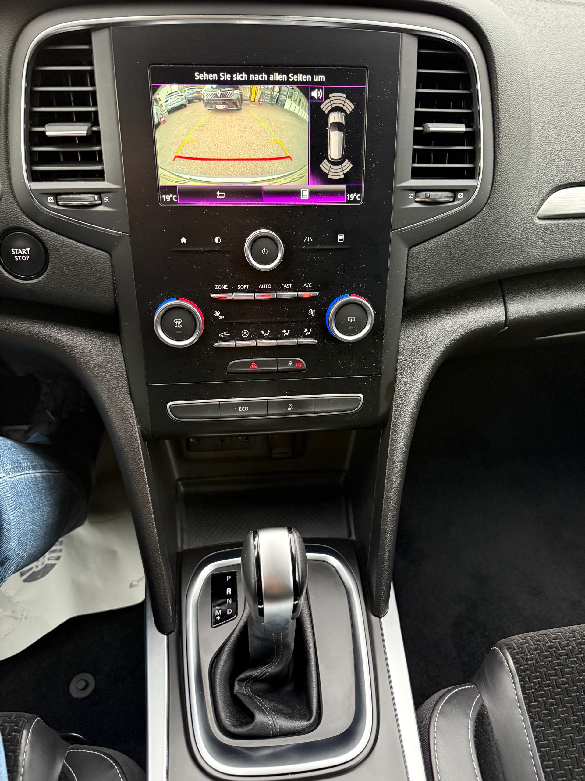 RENAULT Mégane Grandtour 1.3 16V Turbo GT Line EDC-image-13