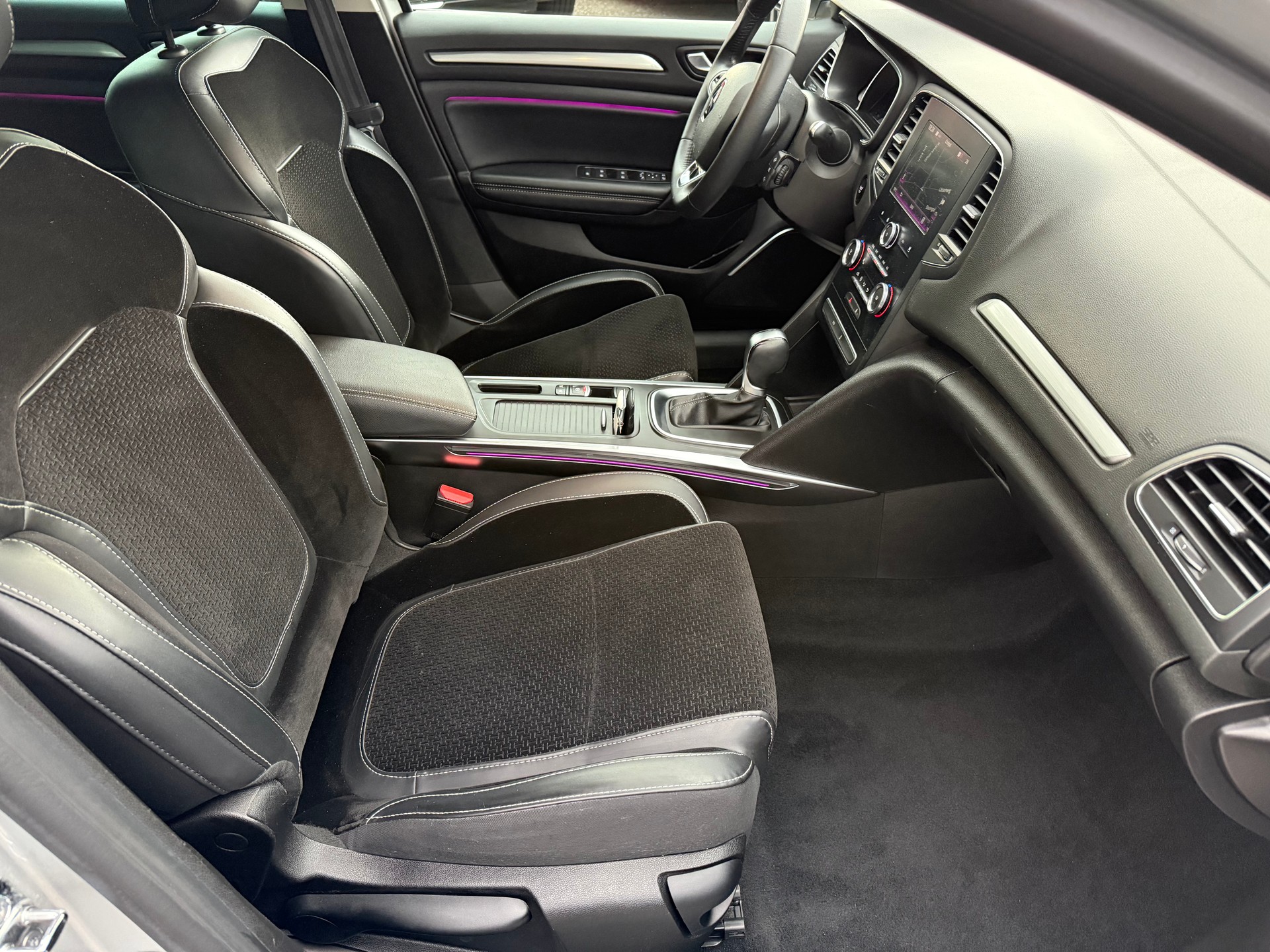 RENAULT Mégane Grandtour 1.3 16V Turbo GT Line EDC-image-10