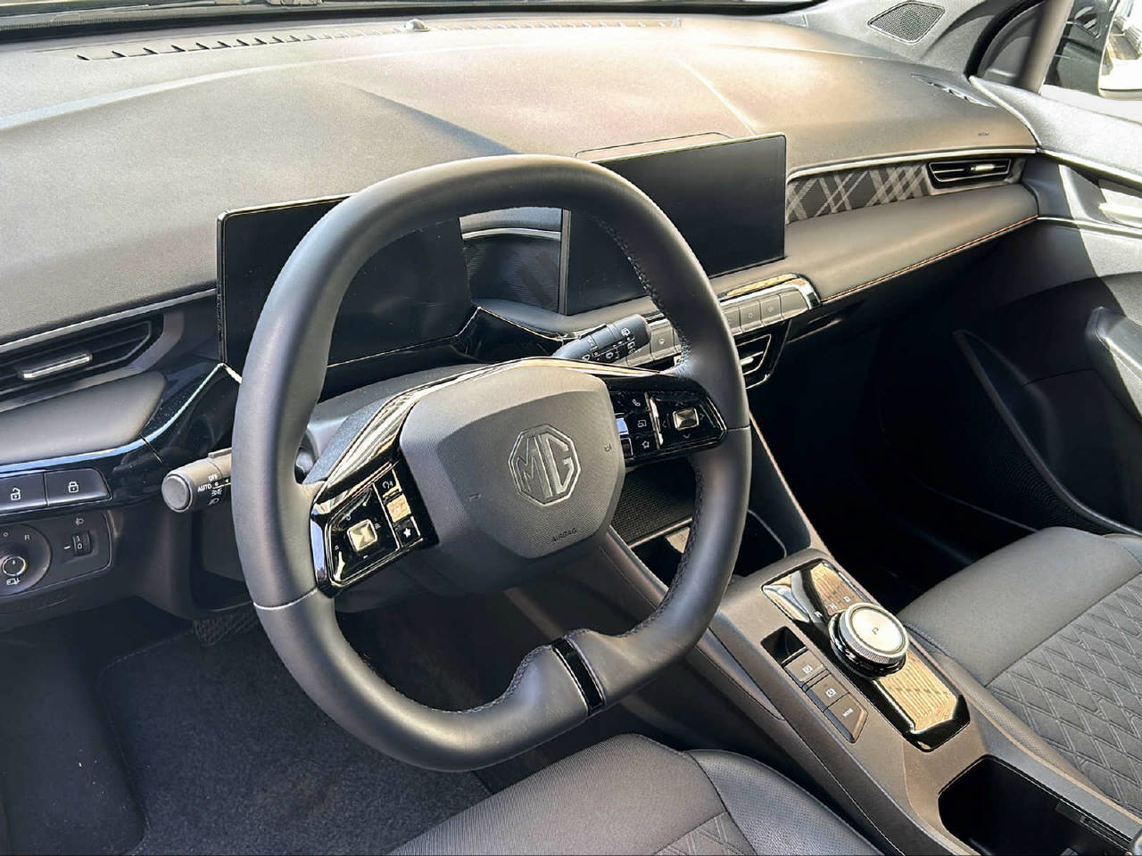 MG 3 1.5 Hybrid Luxury-image-4