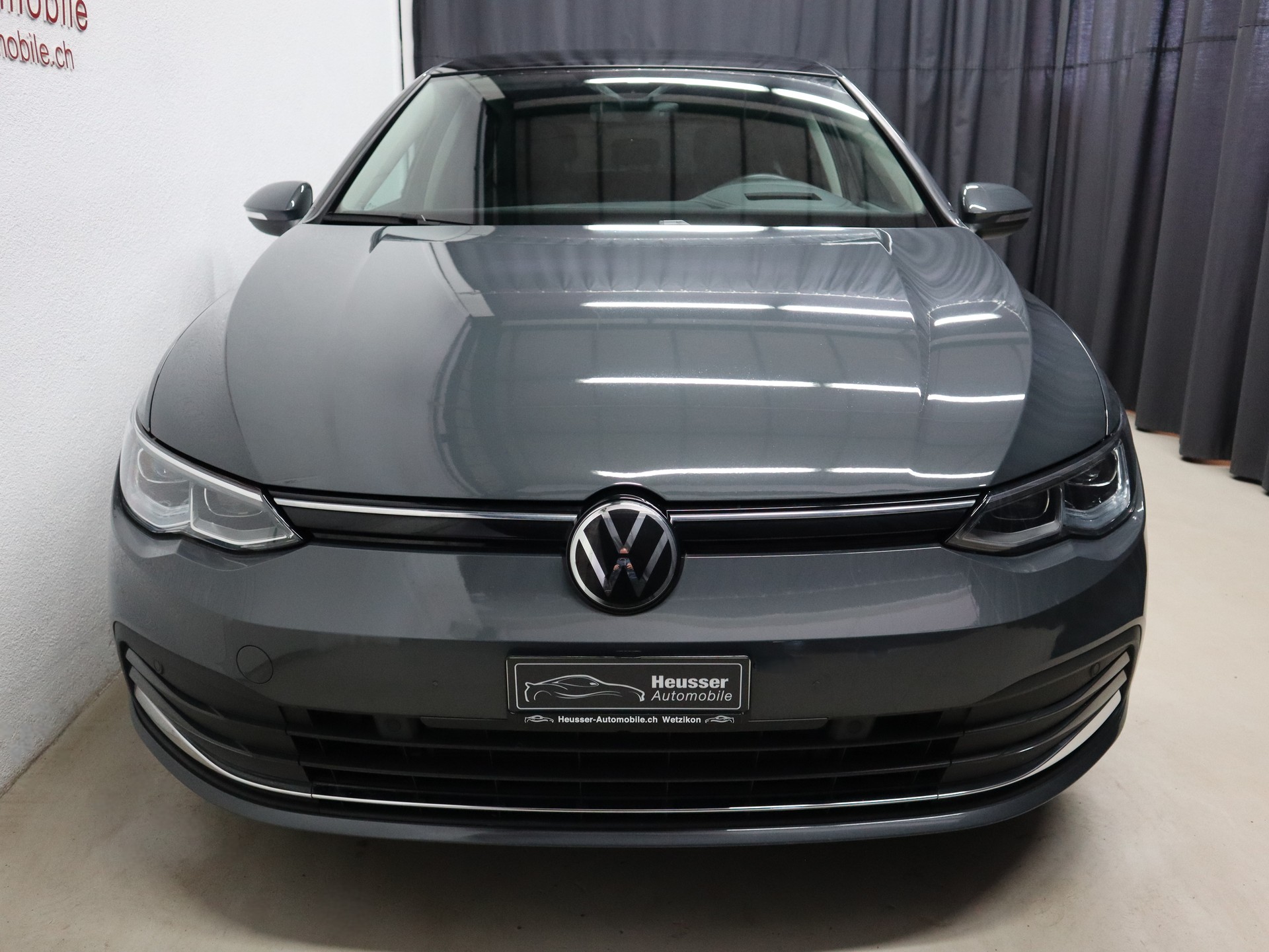 VW Golf 2.0 TDI Life DSG - Panorama - IQ Light - Navi - Head-Up - AHK - Kamera - 150 PS-image-6