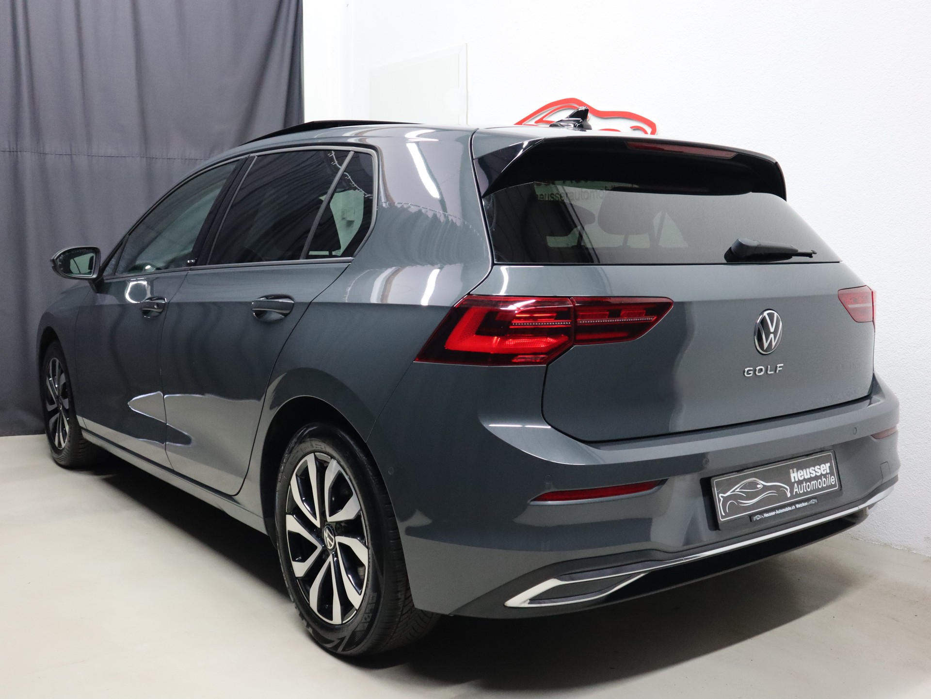 VW Golf 2.0 TDI Life DSG - Panorama - IQ Light - Navi - Head-Up - AHK - Kamera - 150 PS-image-4