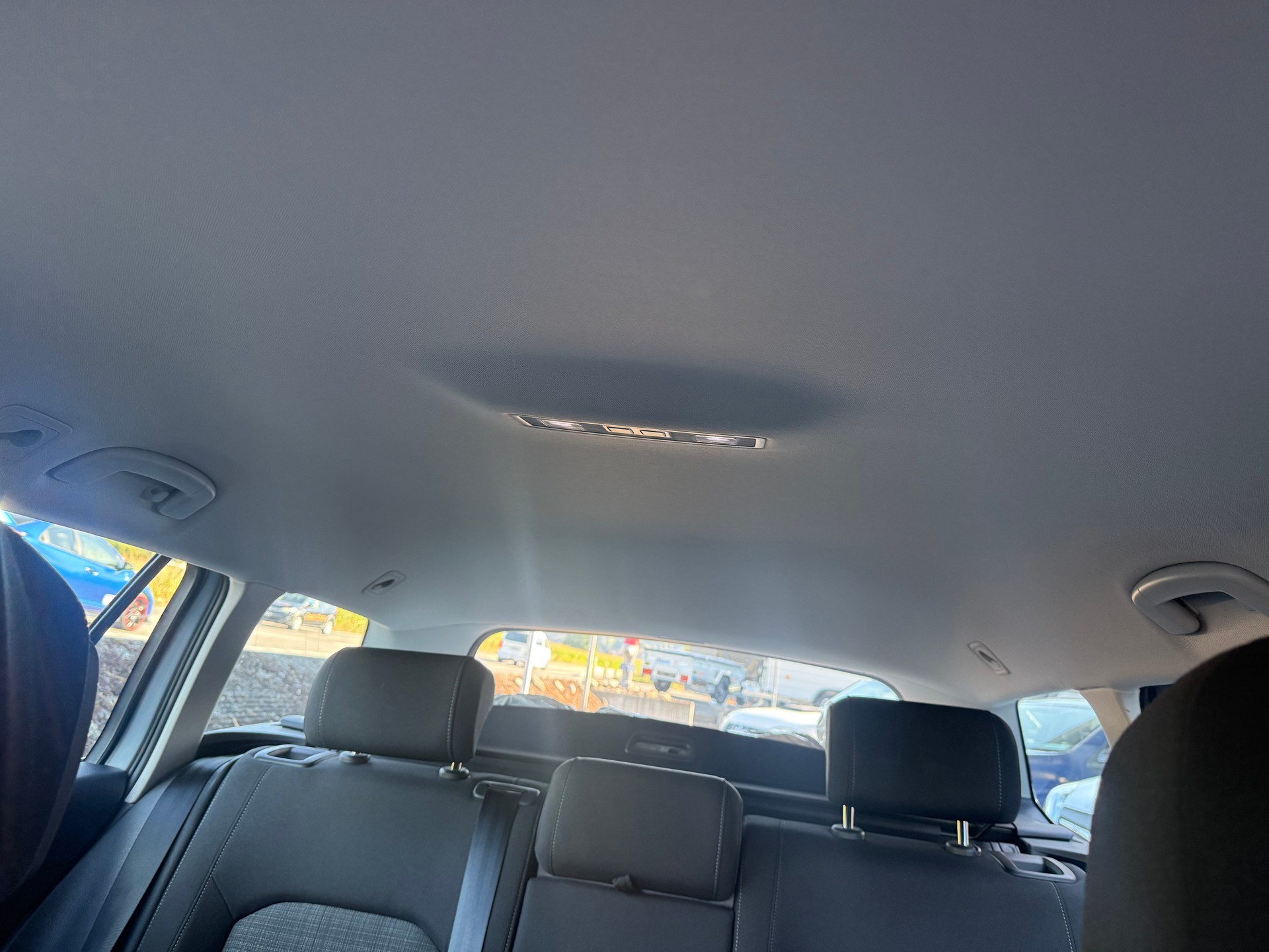 VW Passat 2.0 TDI BMT Business-image-10