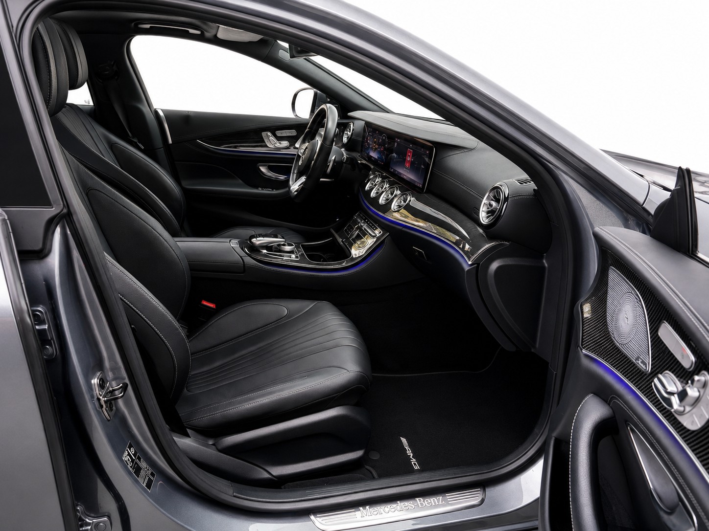 MERCEDES-BENZ CLS 450 AMG Line 4matic * CH FAHRZEUG *-image-9
