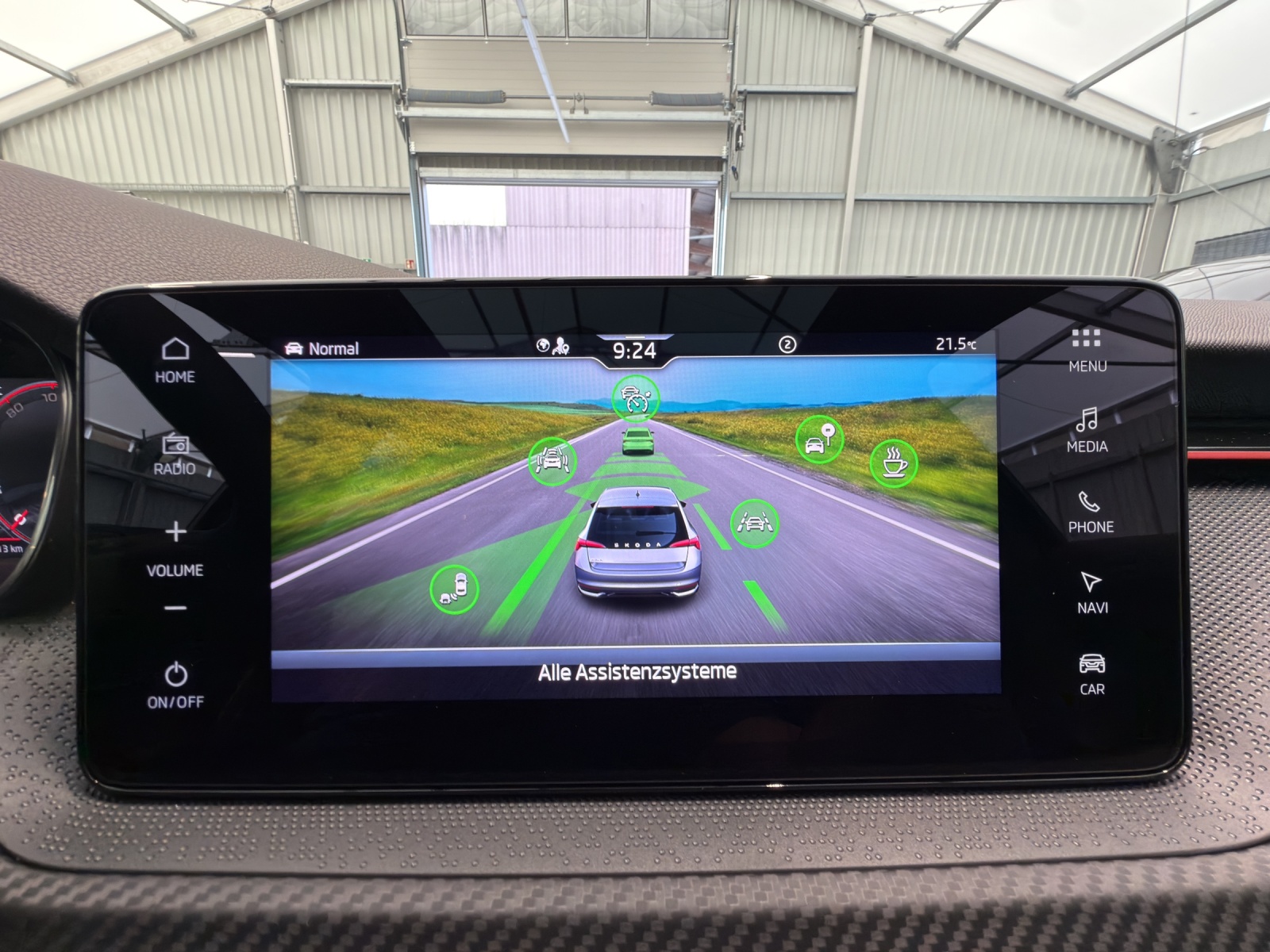 SKODA Scala 1.5 TSI Monte Carlo DSG - Travel-Assistent - Matrix-LED-image-8
