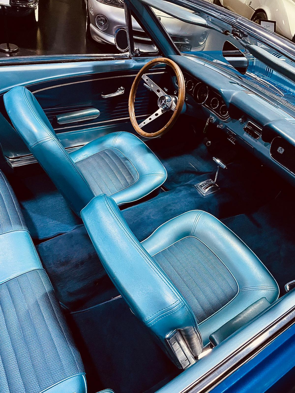 FORD Mustang Cabriolet SIX-image-8