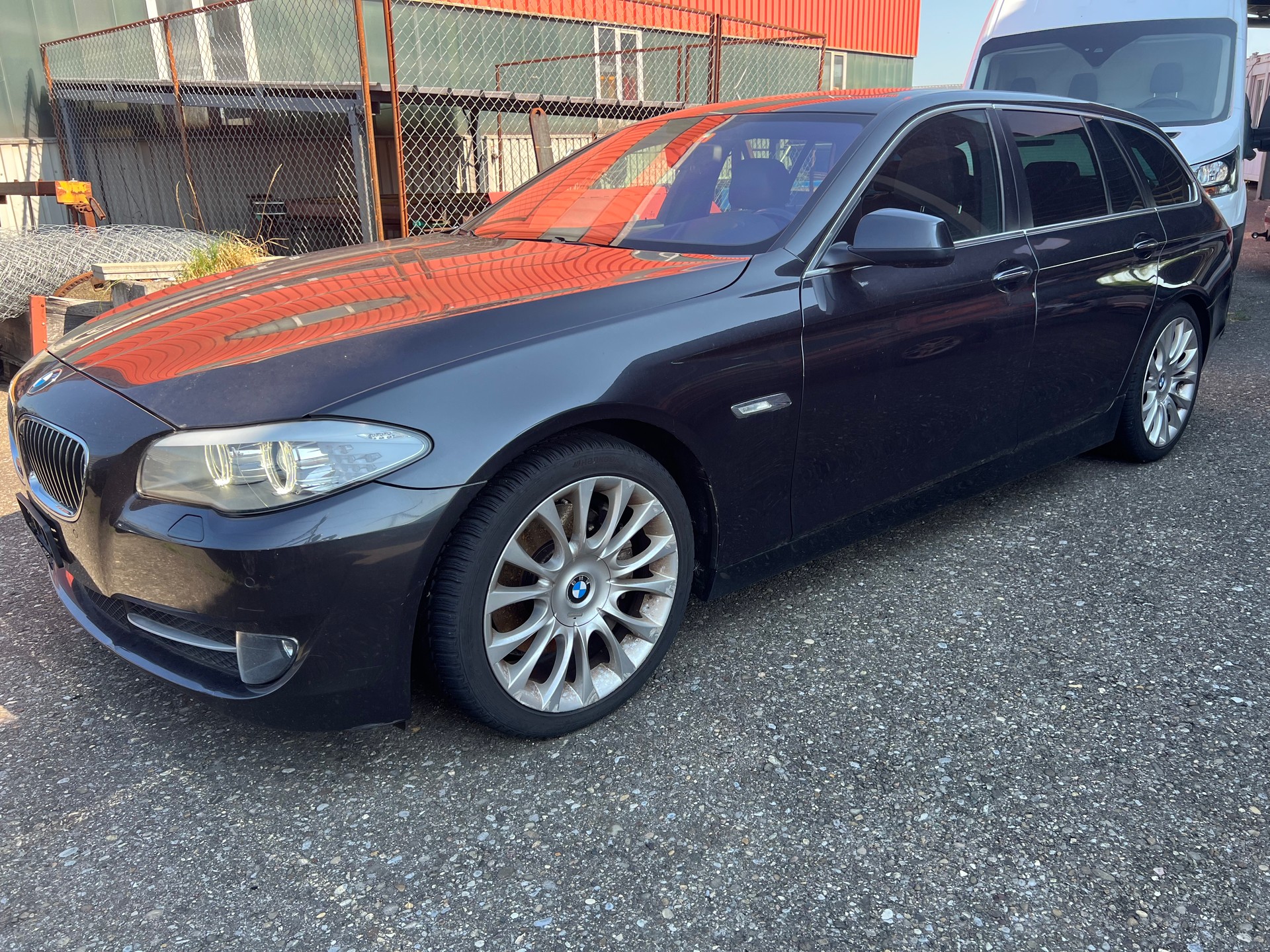 BMW 535i xDrive Touring Steptronic-image-2