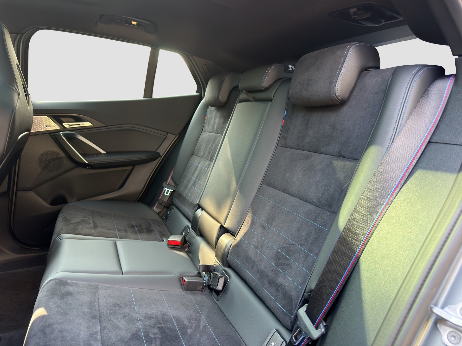 BMW iX2 xDrive 30 M Sport Pro-image-10