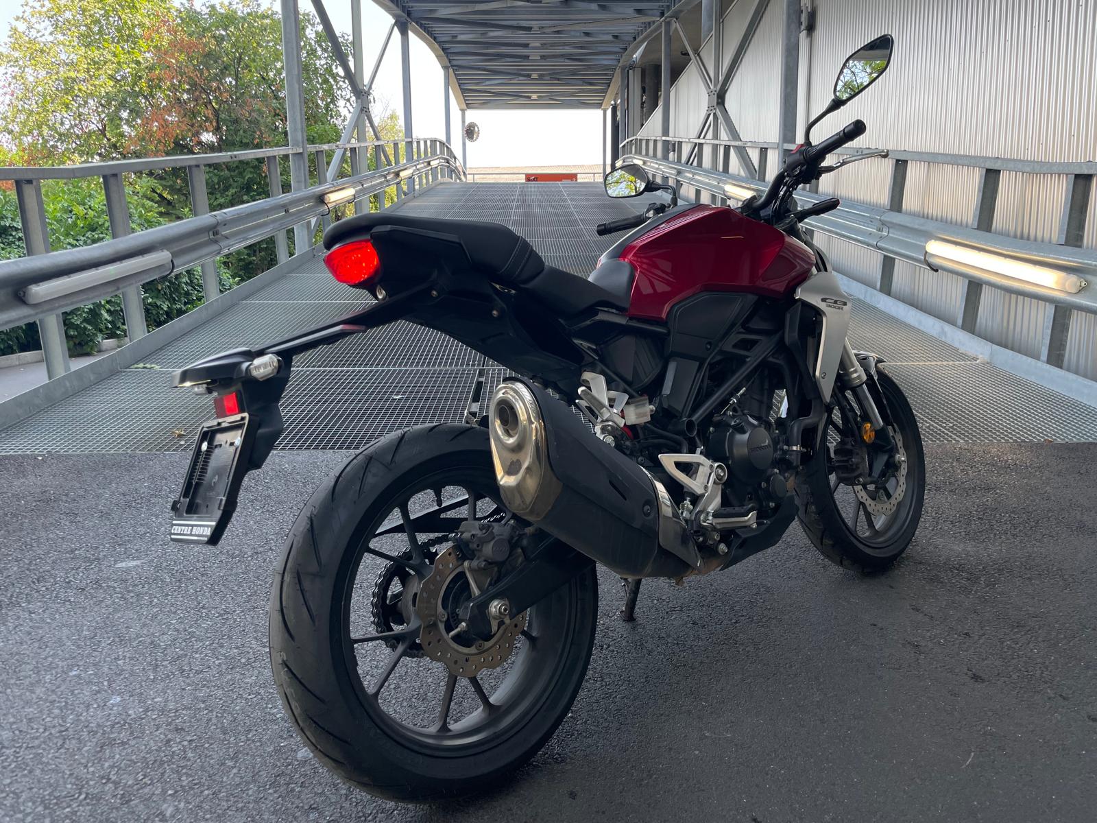 HONDA CB 300 R-showroom-element-3