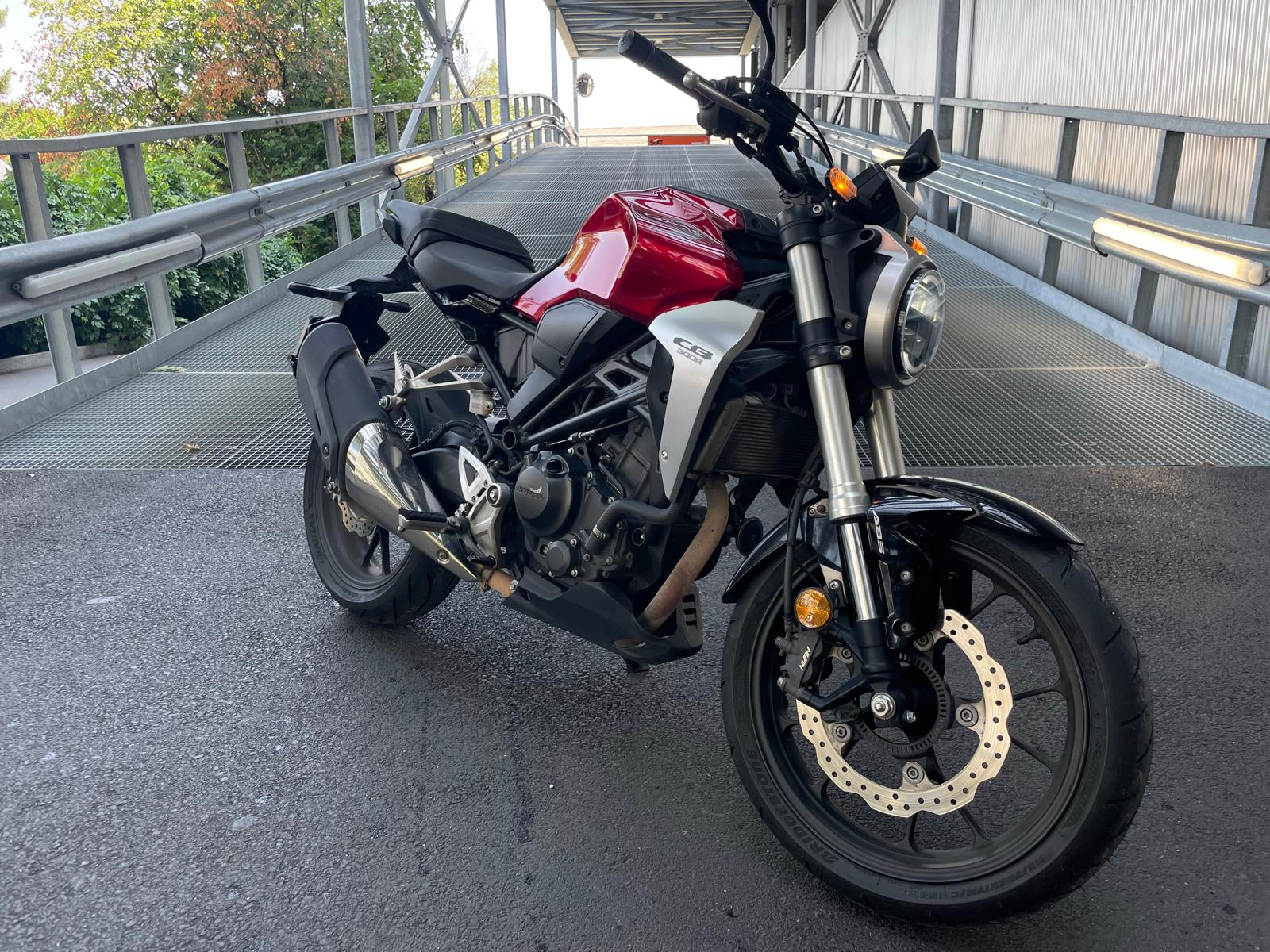 HONDA CB 300 R