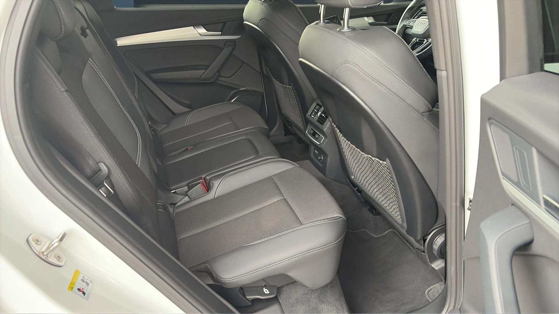 AUDI Q5 40 TDI S line quattro S-tronic mit Panoramadach & 5J Werksgarantie oder bis 100000km-image-13