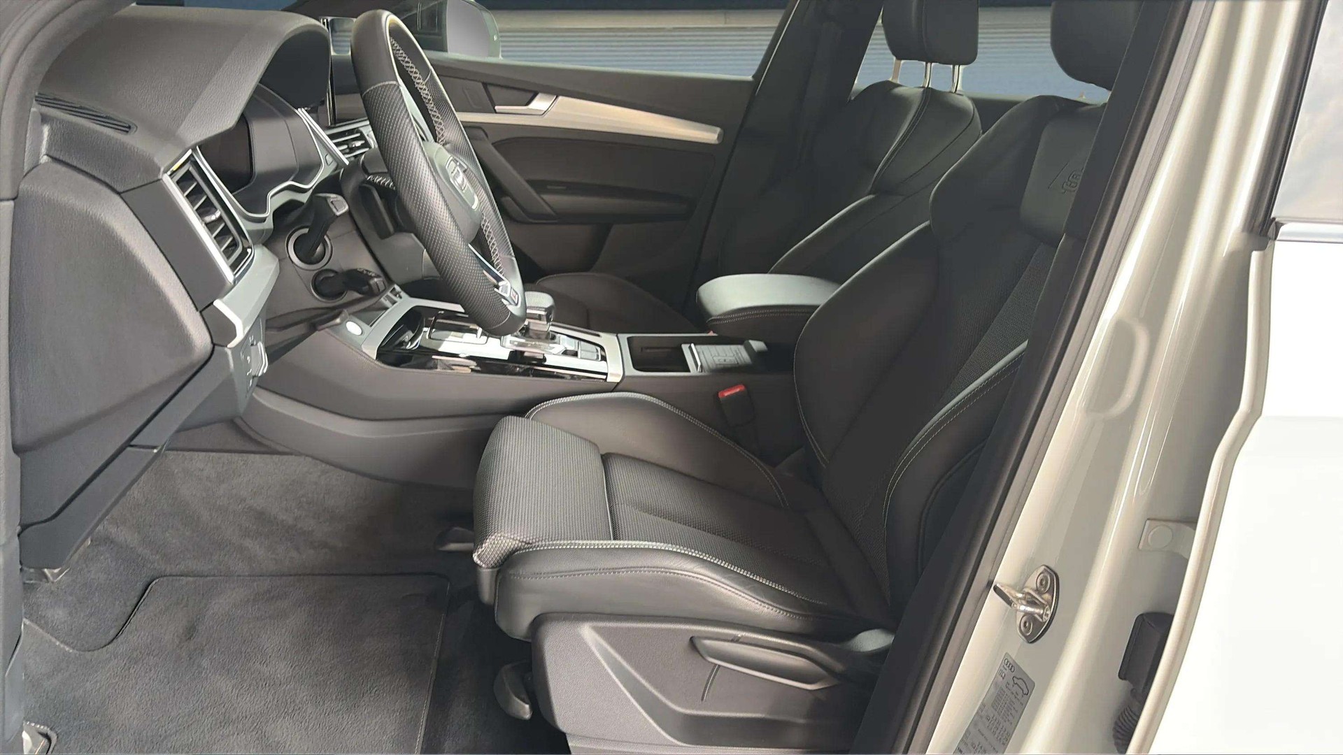 AUDI Q5 40 TDI S line quattro S-tronic mit Panoramadach & 5J Werksgarantie oder bis 100000km-image-10