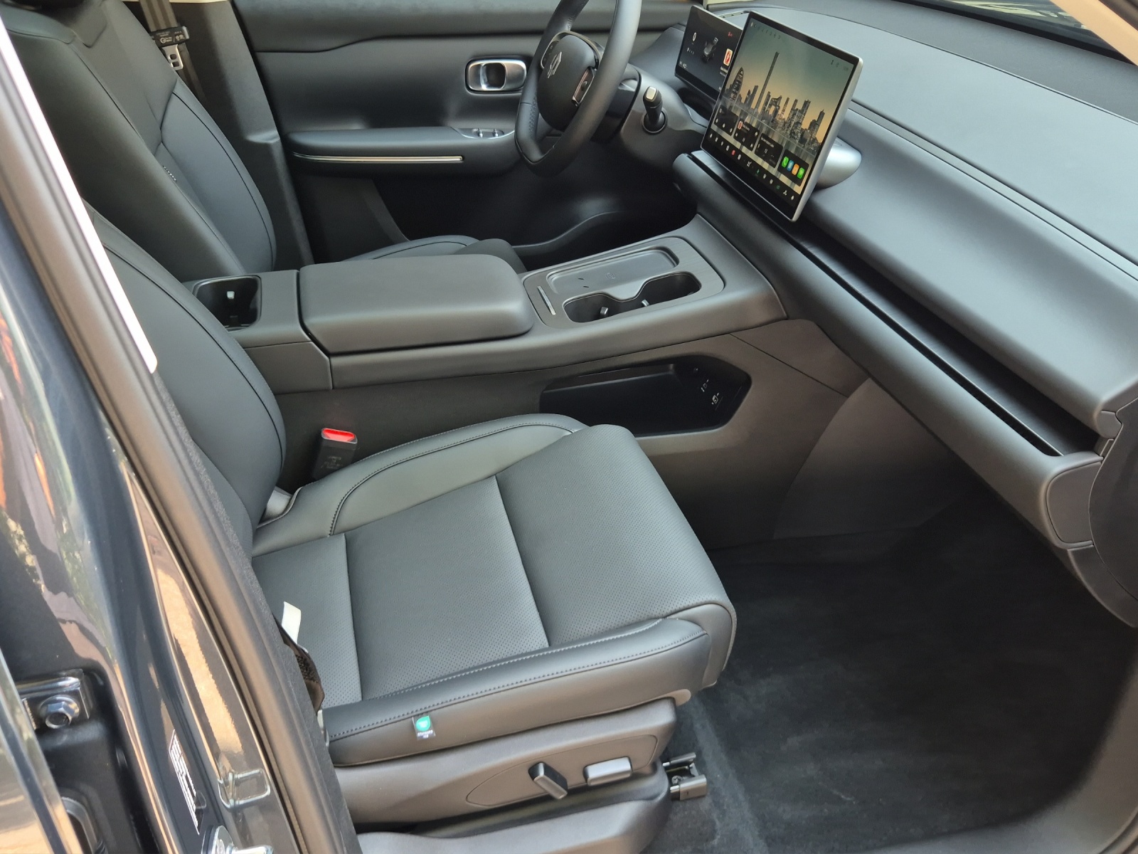 LEAPMOTOR C10 EV AWD 81.9kWh-image-13