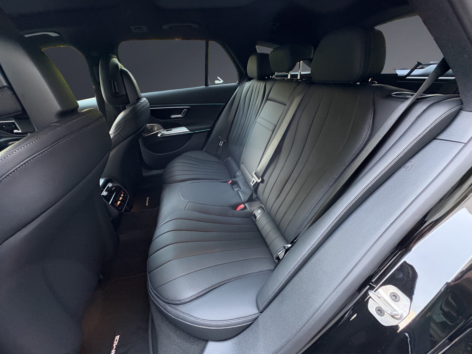 MERCEDES-BENZ E 220 d T 4Matic 9G-Tronic-image-16