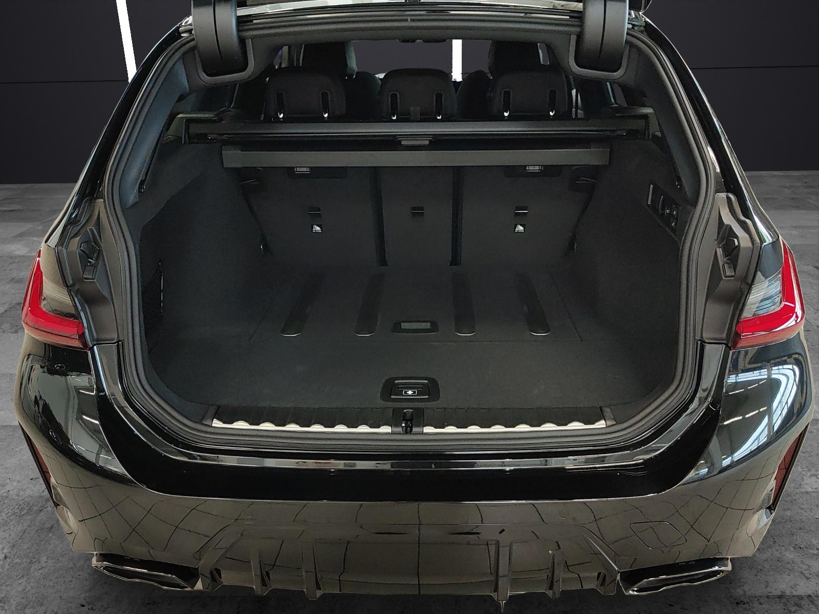 BMW M340i xDrive Touring-image-16