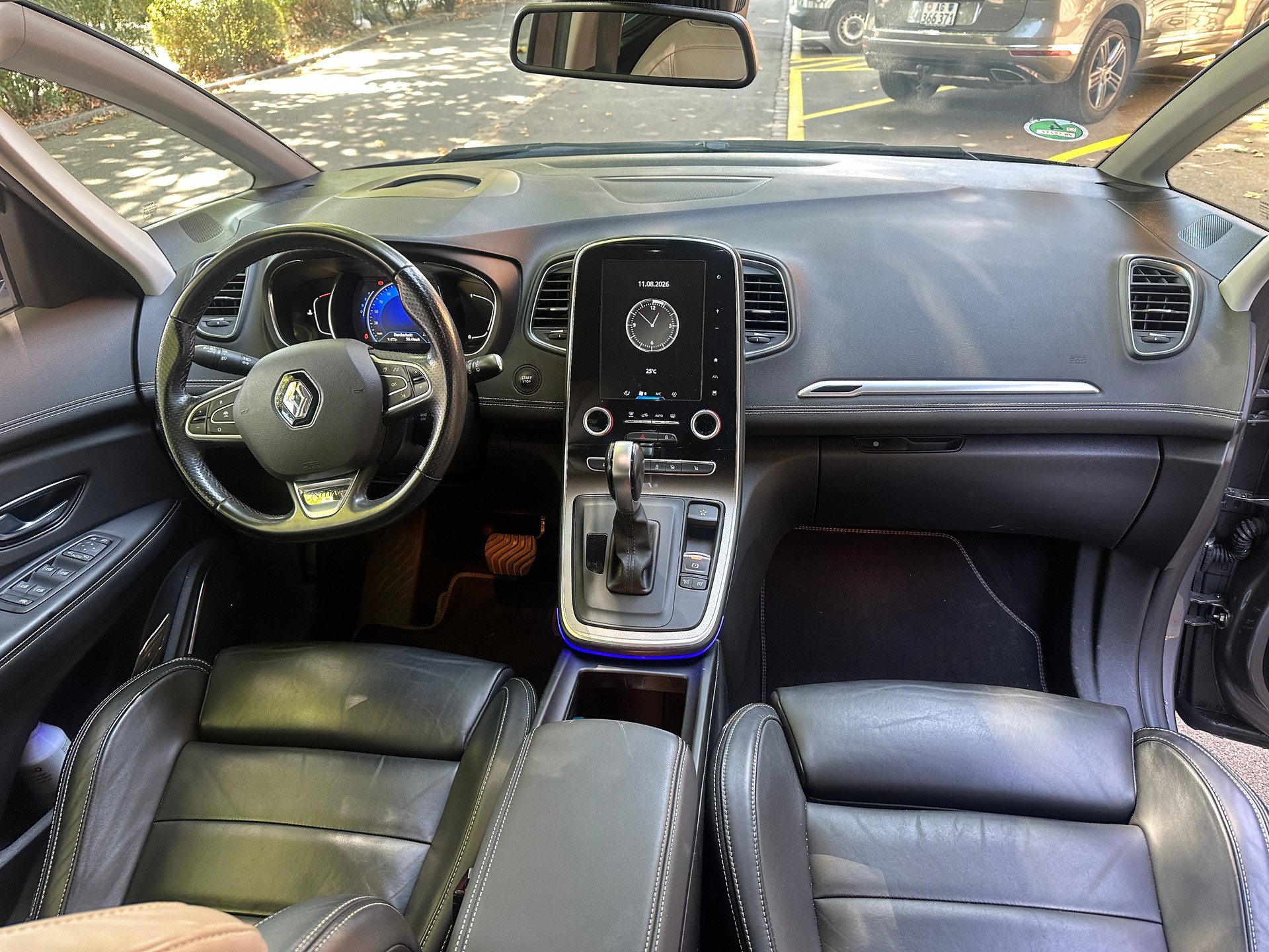 RENAULT Grand Scénic 1.6 dCi Initiale Paris EDC-image-8