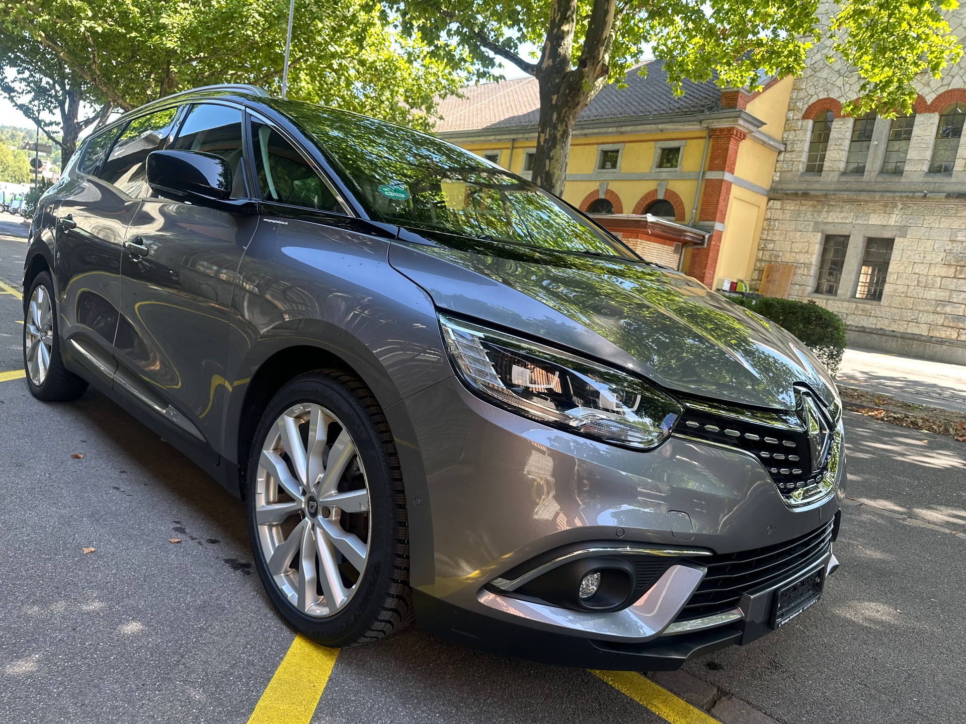 RENAULT Grand Scénic 1.6 dCi Initiale Paris EDC-image-0