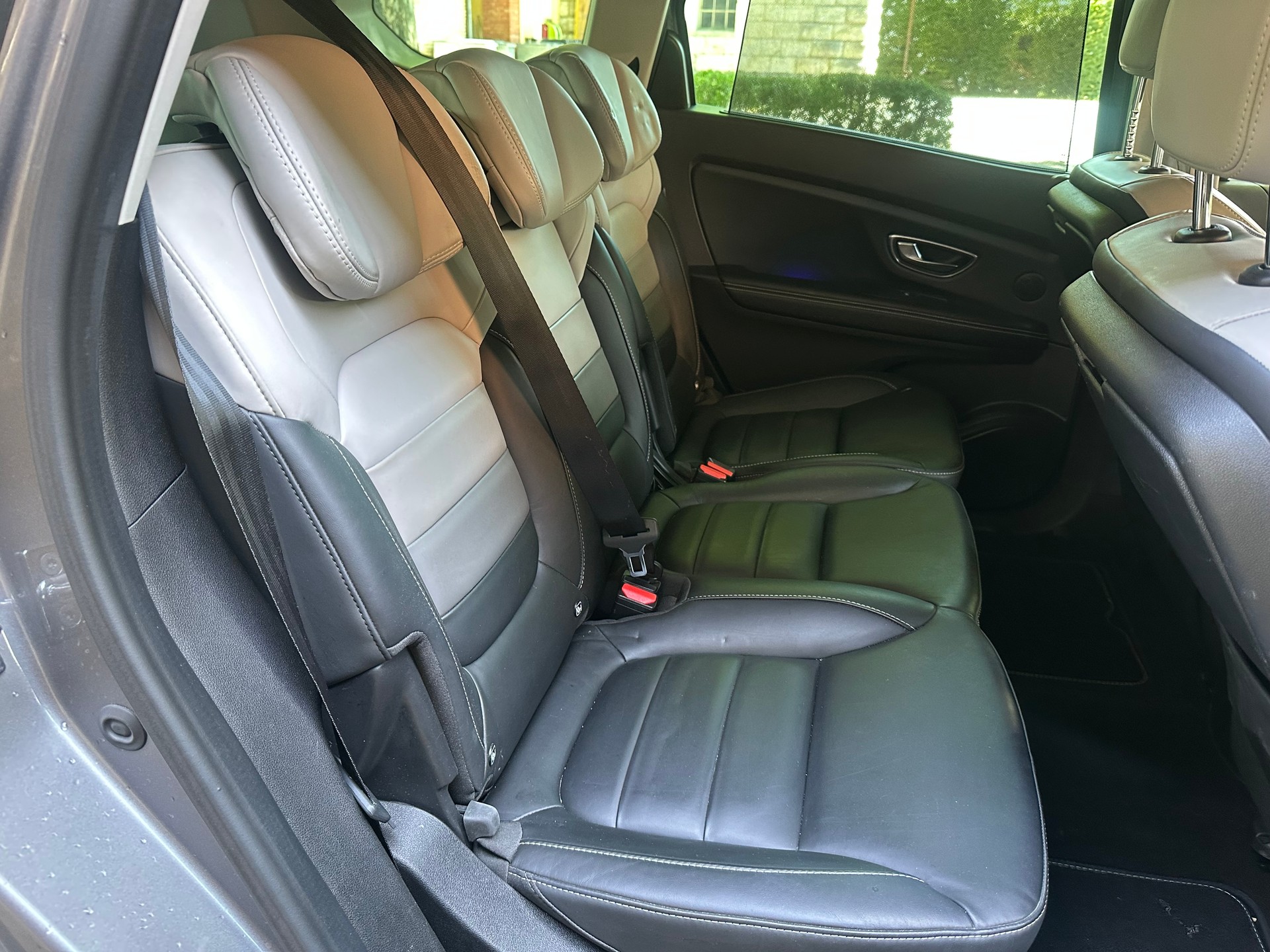 RENAULT Grand Scénic 1.6 dCi Initiale Paris EDC-image-9