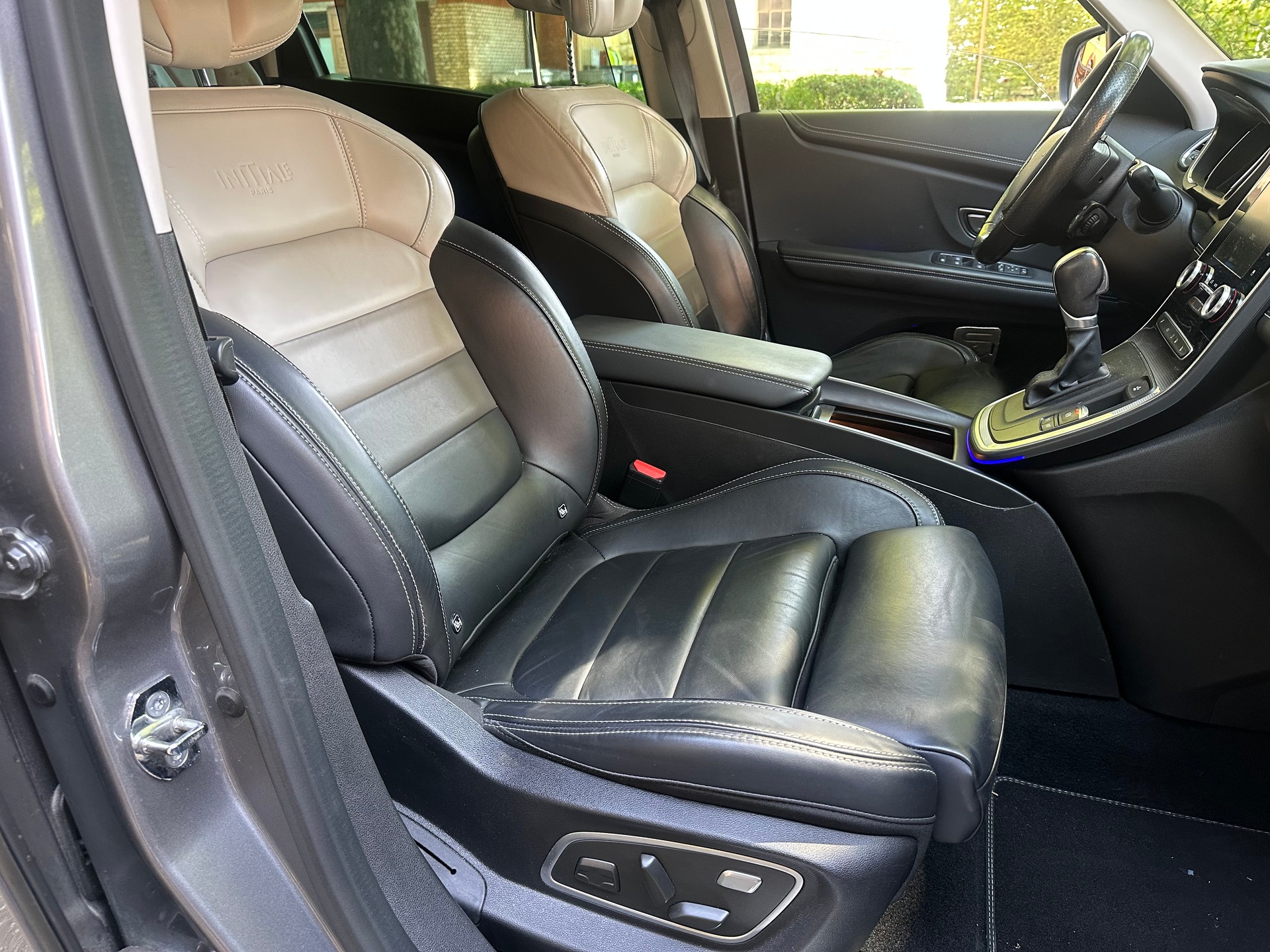 RENAULT Grand Scénic 1.6 dCi Initiale Paris EDC-image-7