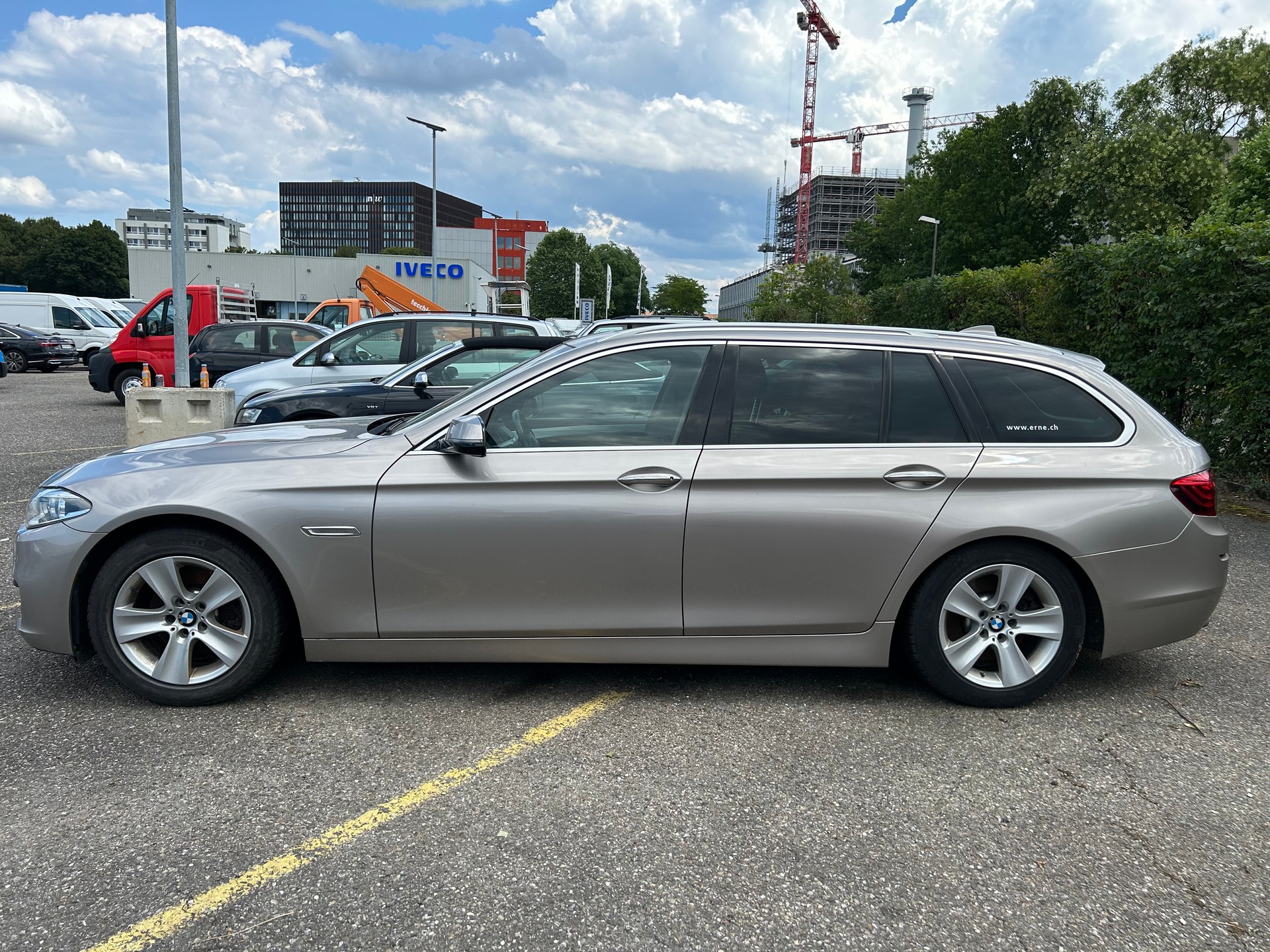 BMW 520d Touring Luxury Line Steptronic-image-2
