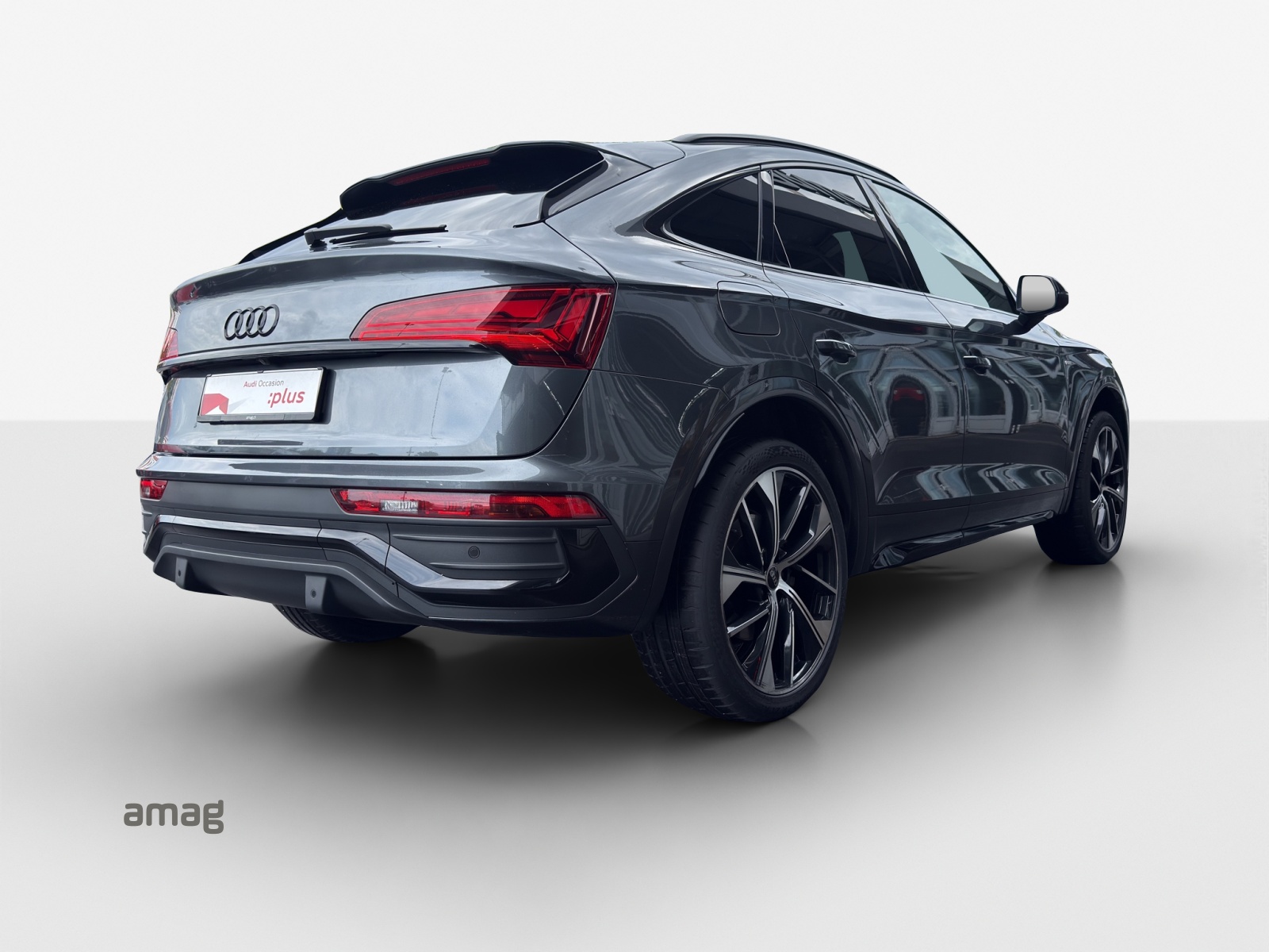 AUDI Q5 Sportback 40 TDI Blackedition quattro S-tronic-image-4
