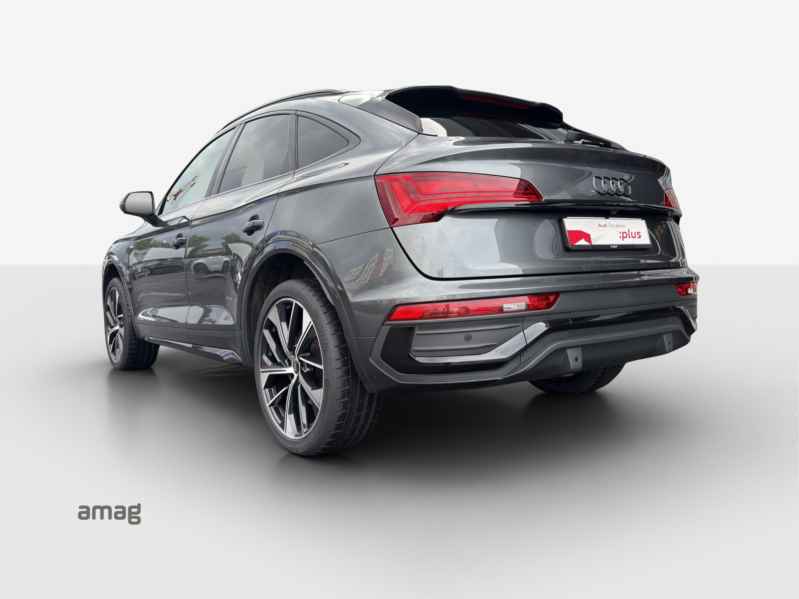 AUDI Q5 Sportback 40 TDI Blackedition quattro S-tronic-image-2