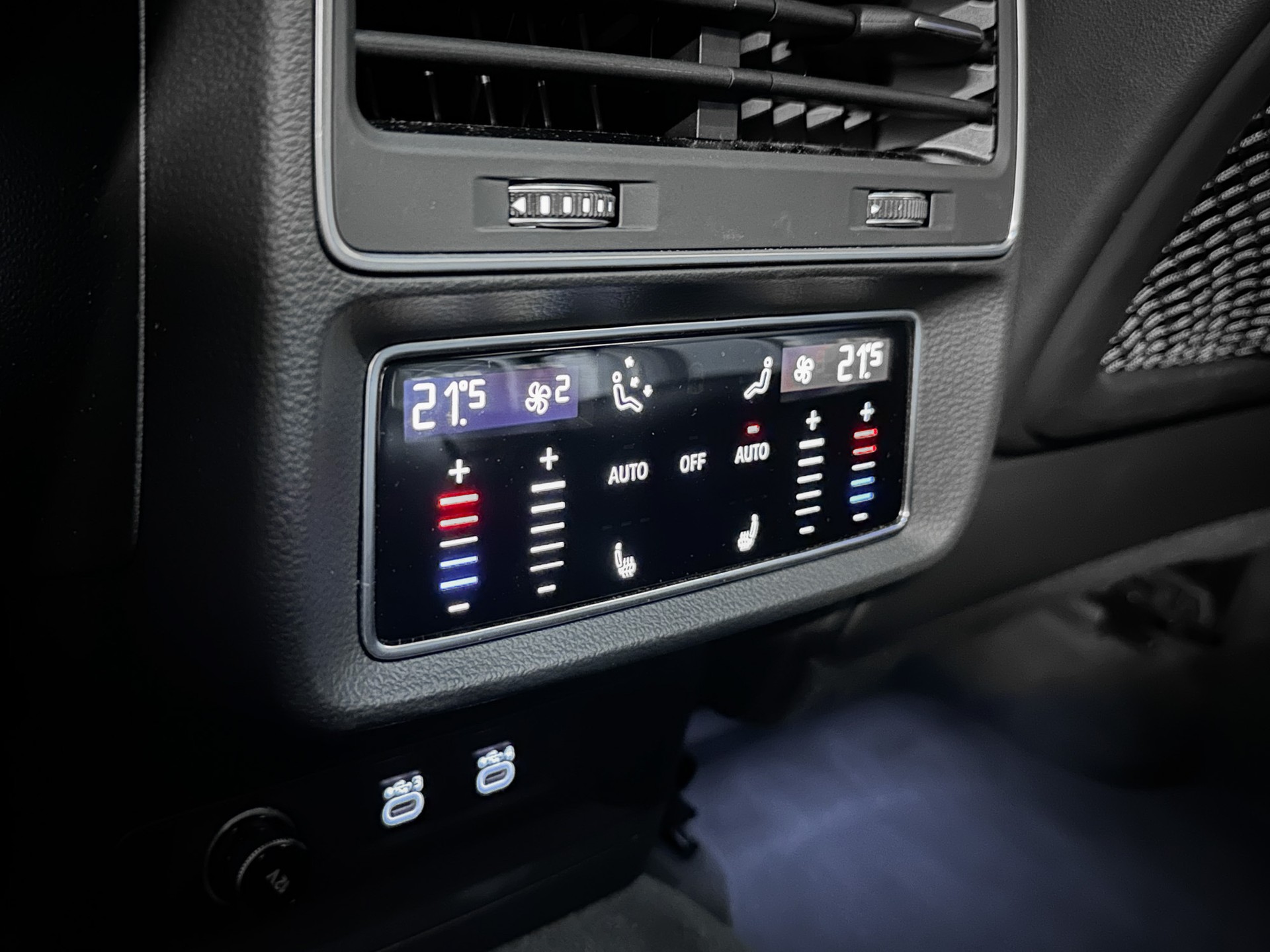 AUDI SQ8 TFSI quattro tiptronic-image-23