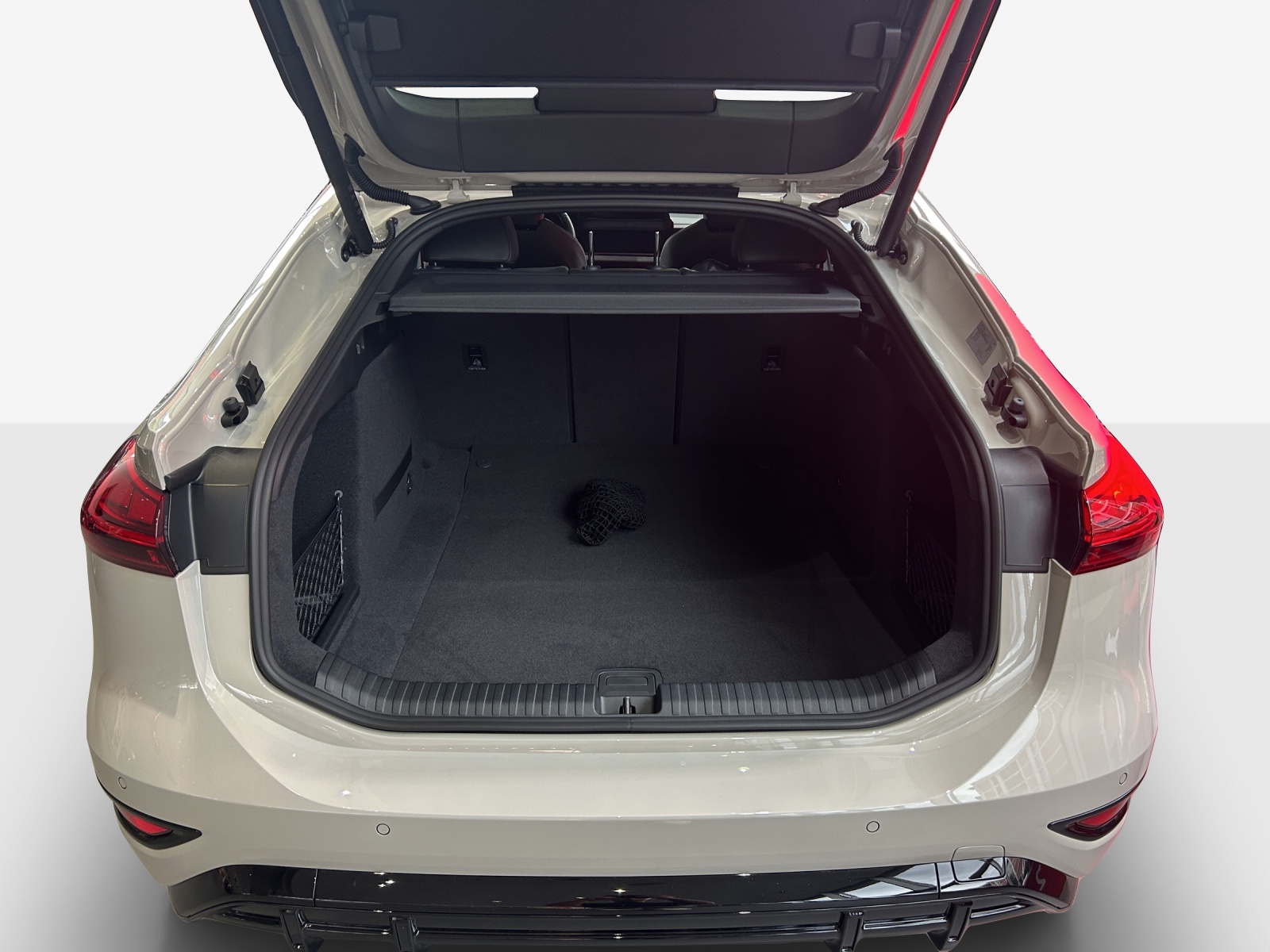 AUDI A6 Sportback e-tron quattro-image-12