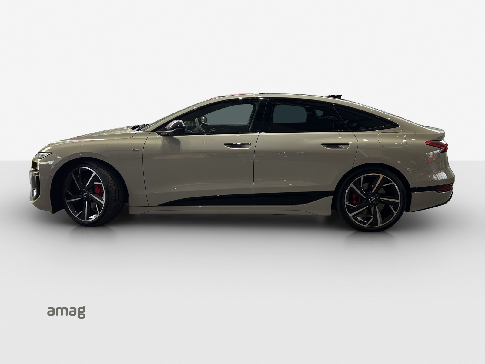 AUDI A6 Sportback e-tron quattro-showroom-element-1