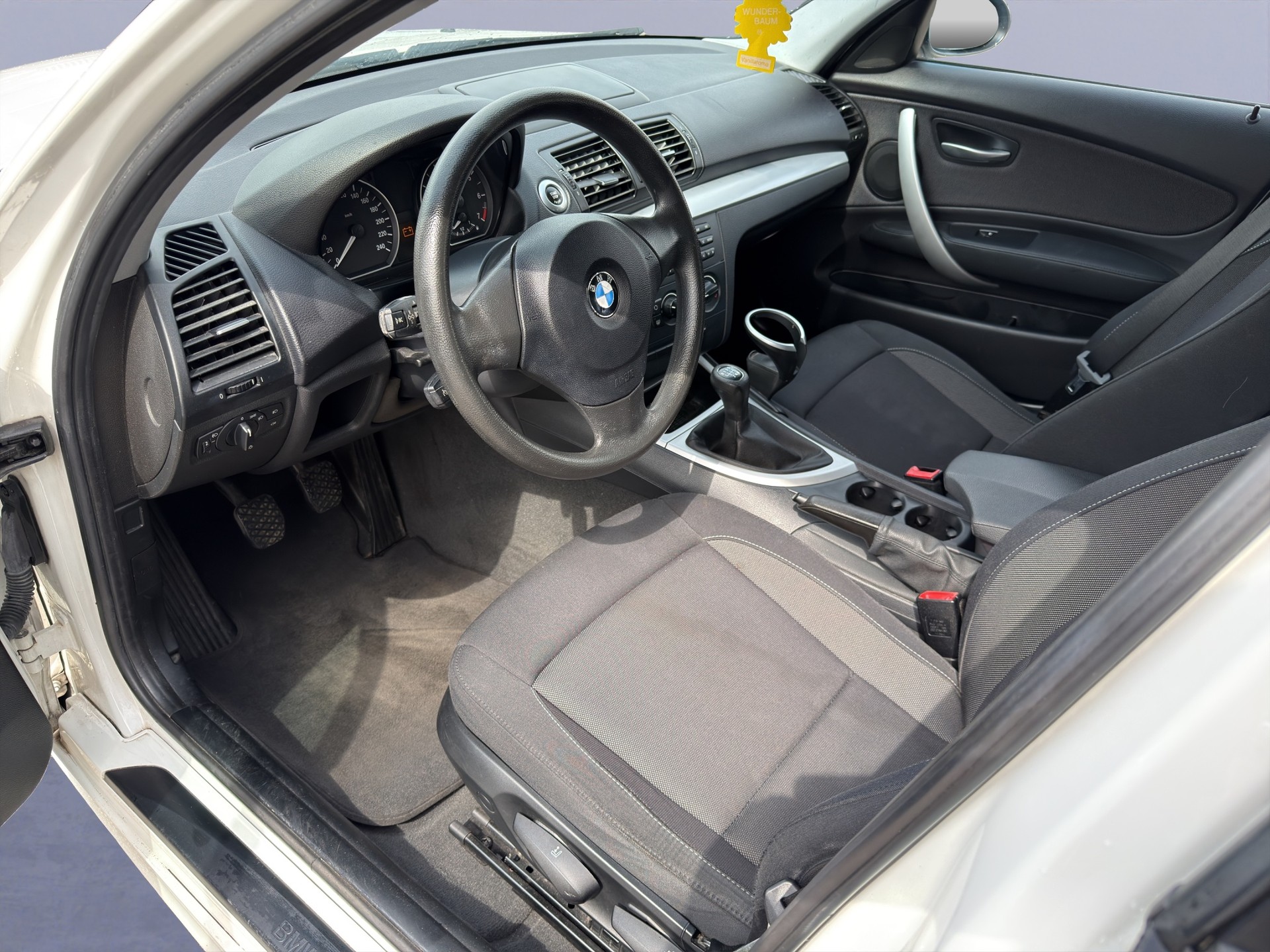 BMW 116i Steptronic-image-12