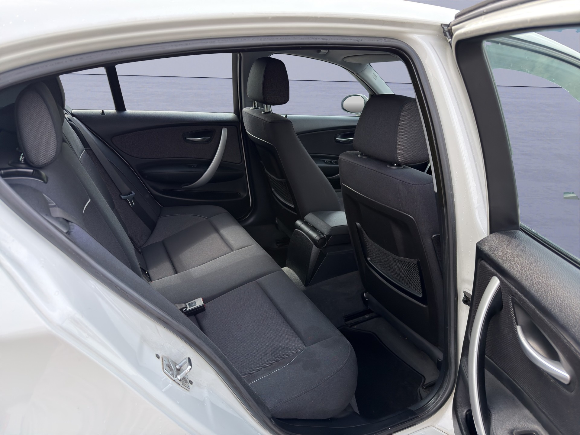 BMW 116i Steptronic-image-11