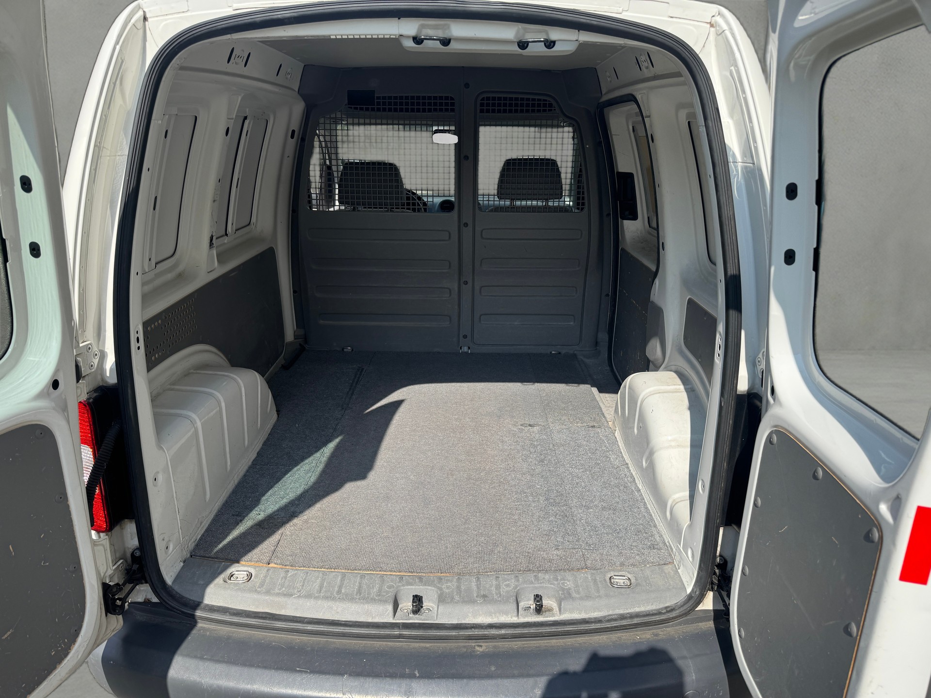 VW Caddy 2.0 EcoFuel-image-9