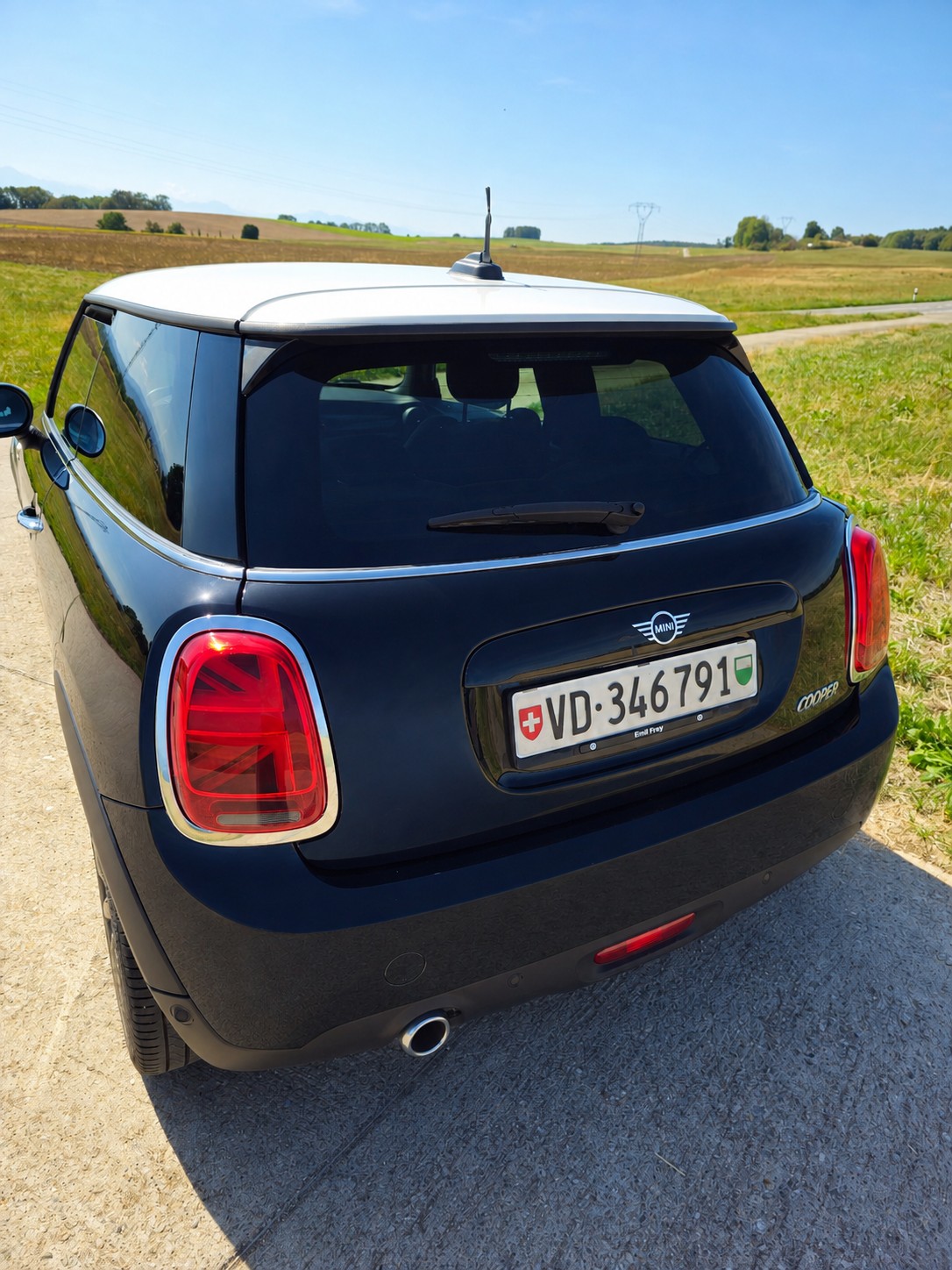 MINI 1.5i Cooper-image-2