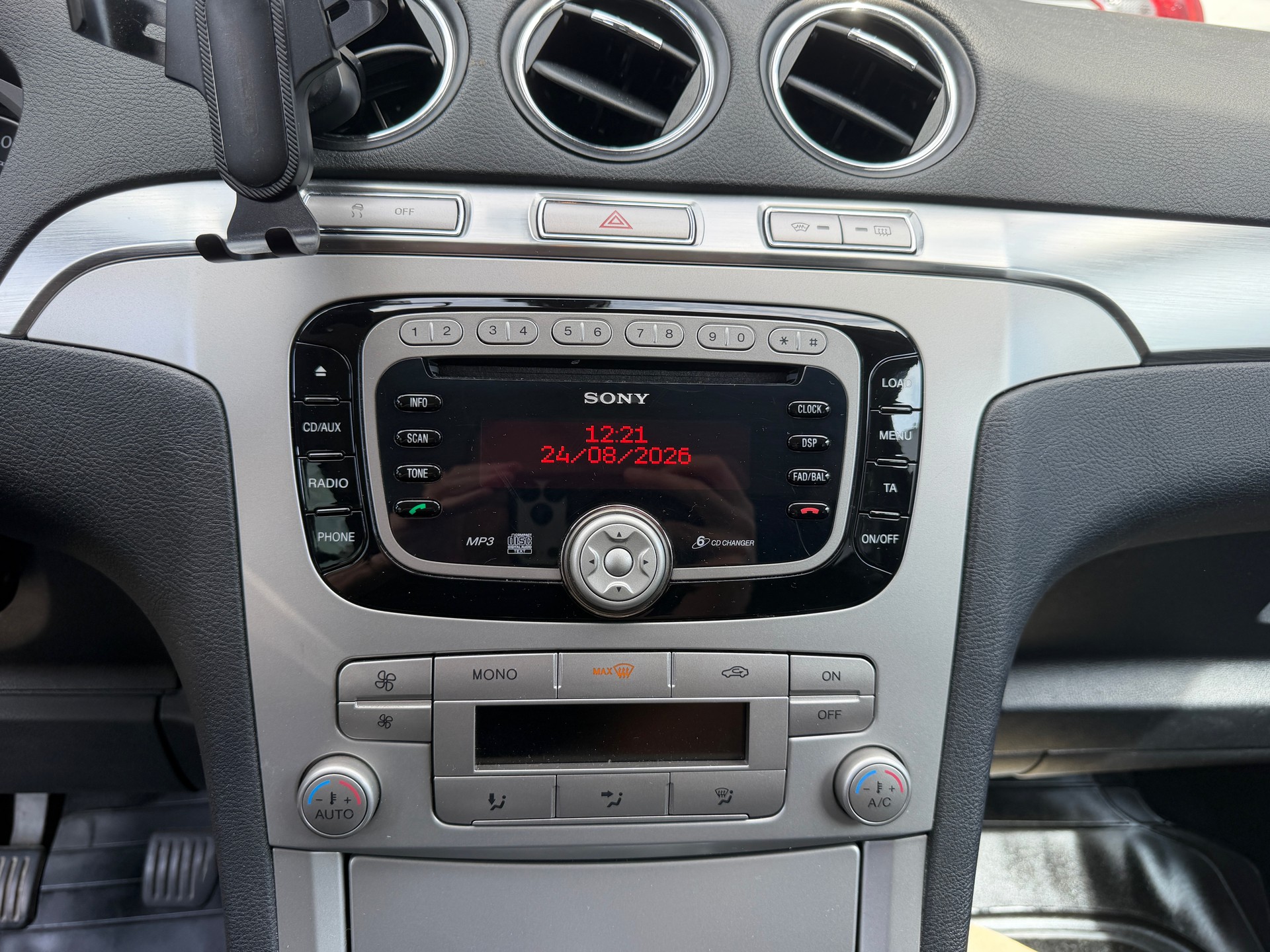 FORD S-Max 2.0i Titanium mit Garantie abschliessbar-image-3