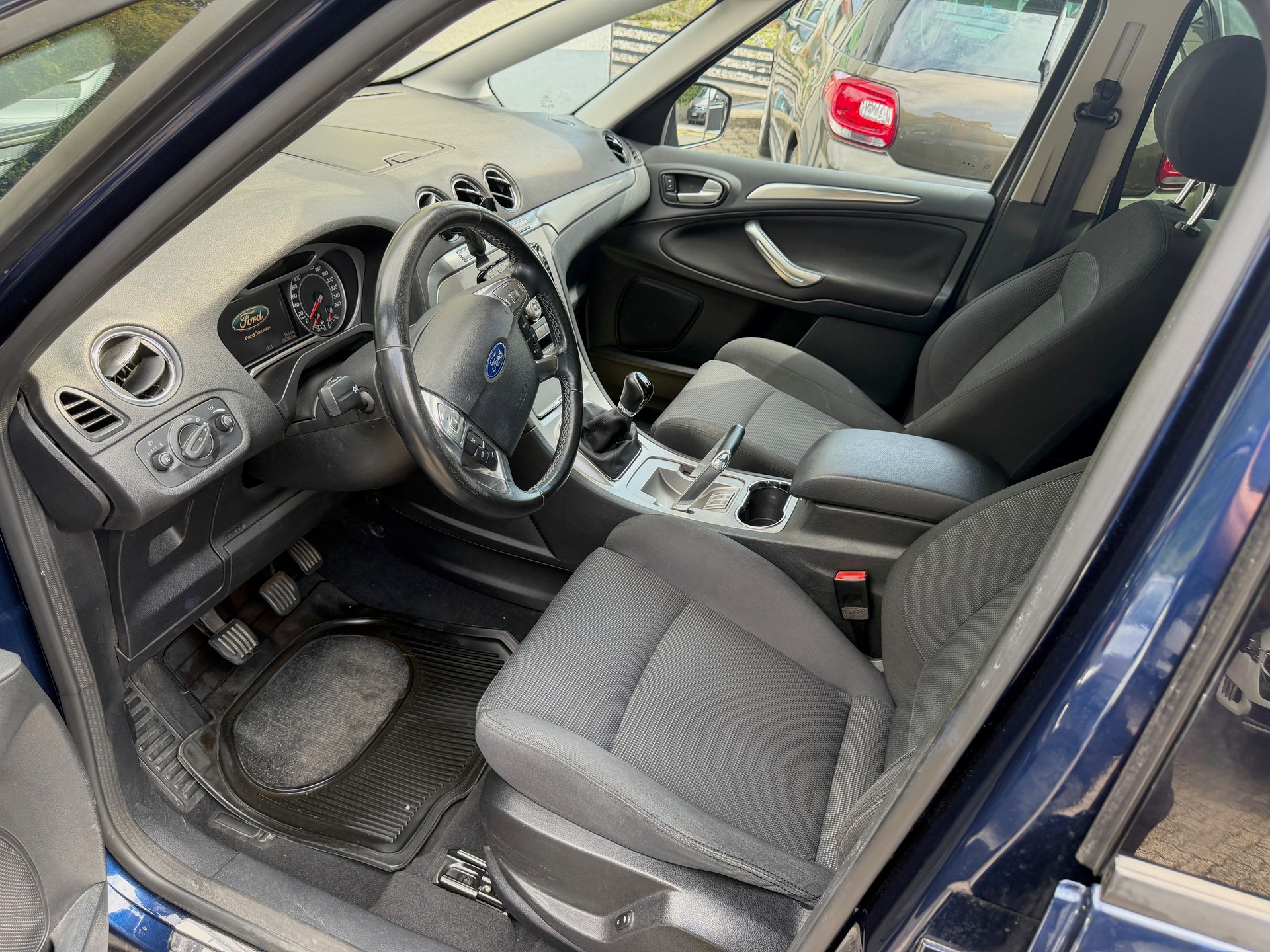 FORD S-Max 2.0i Titanium mit Garantie abschliessbar-image-5