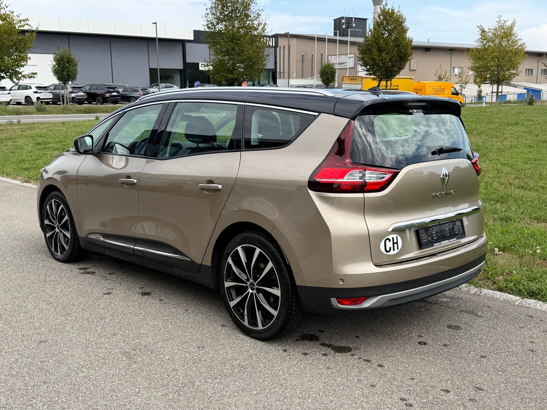 RENAULT Grand Scénic 1.6 dCi Intens EDC-image-2