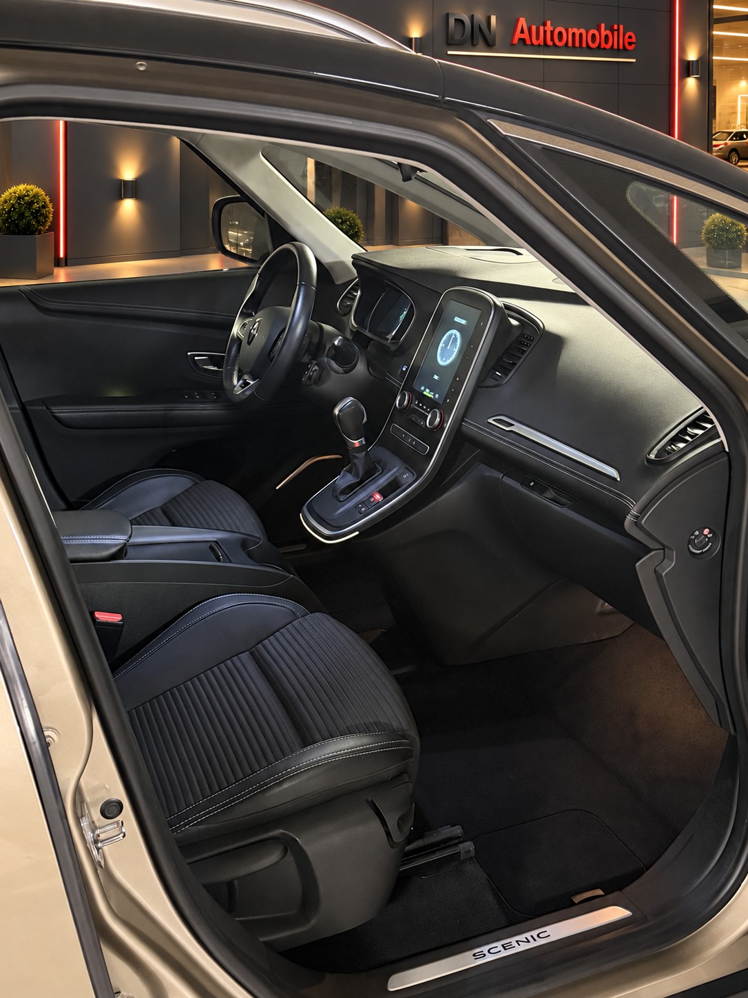 RENAULT Grand Scénic 1.6 dCi Intens EDC-image-6
