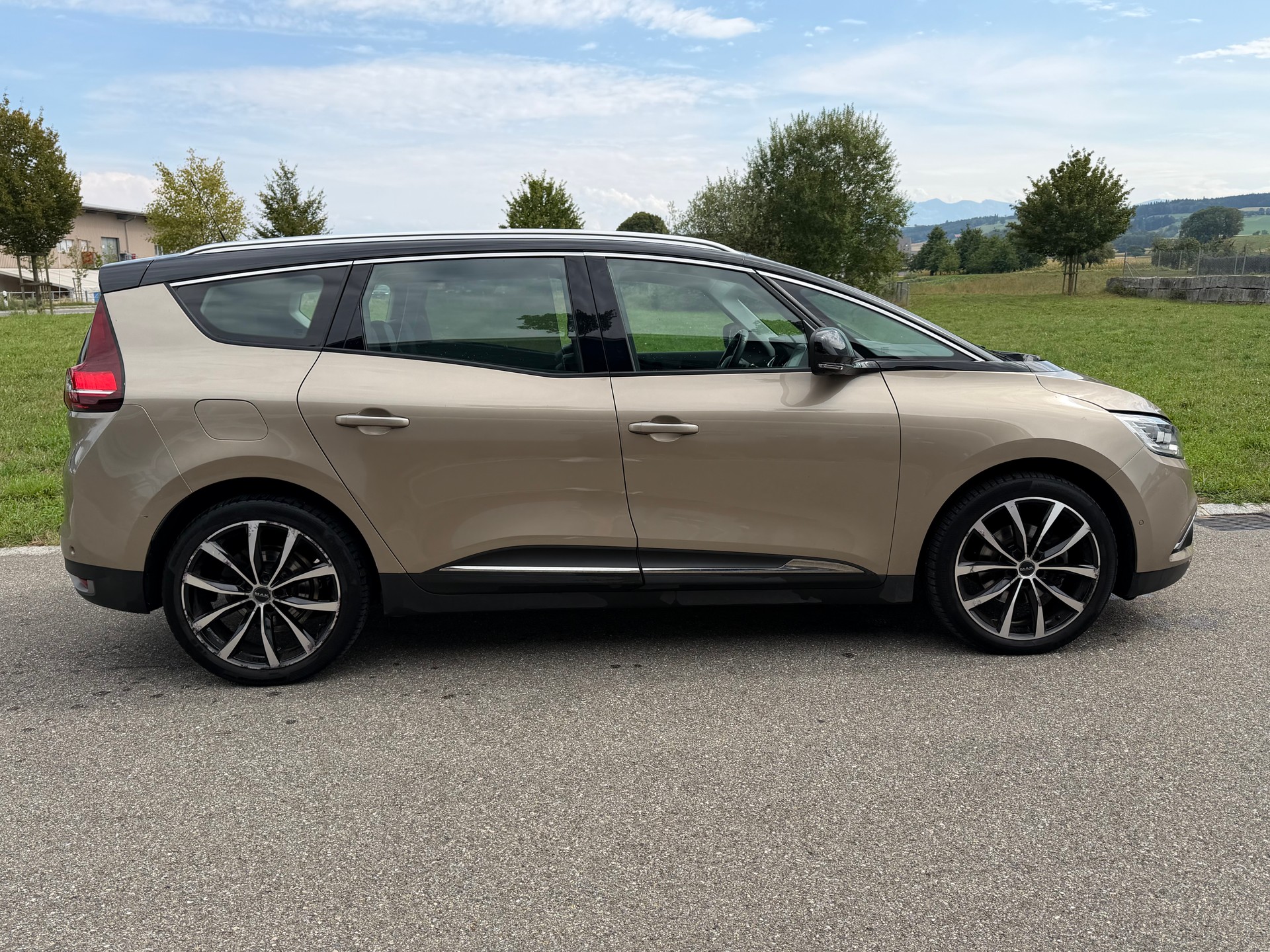 RENAULT Grand Scénic 1.6 dCi Intens EDC-image-5